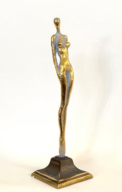 Ballerina-Bronze sculpture of a figurativ standing ballerina contemporary art