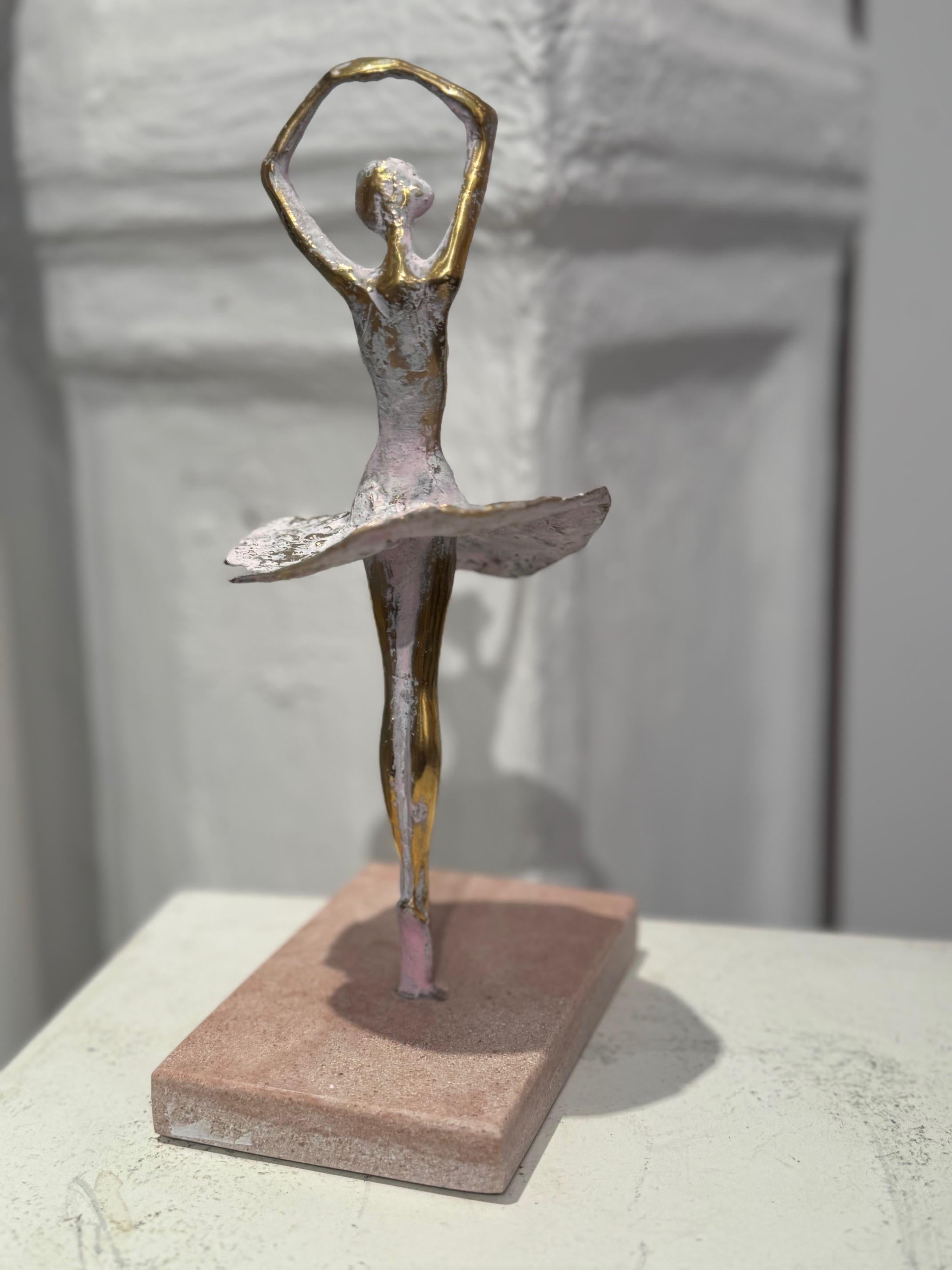 Ballerina - Bronzeskulptur einer figurativen wirbelnden Ballerina zeitgenössische Kunst (Zeitgenössisch), Sculpture, von Günay Aliev