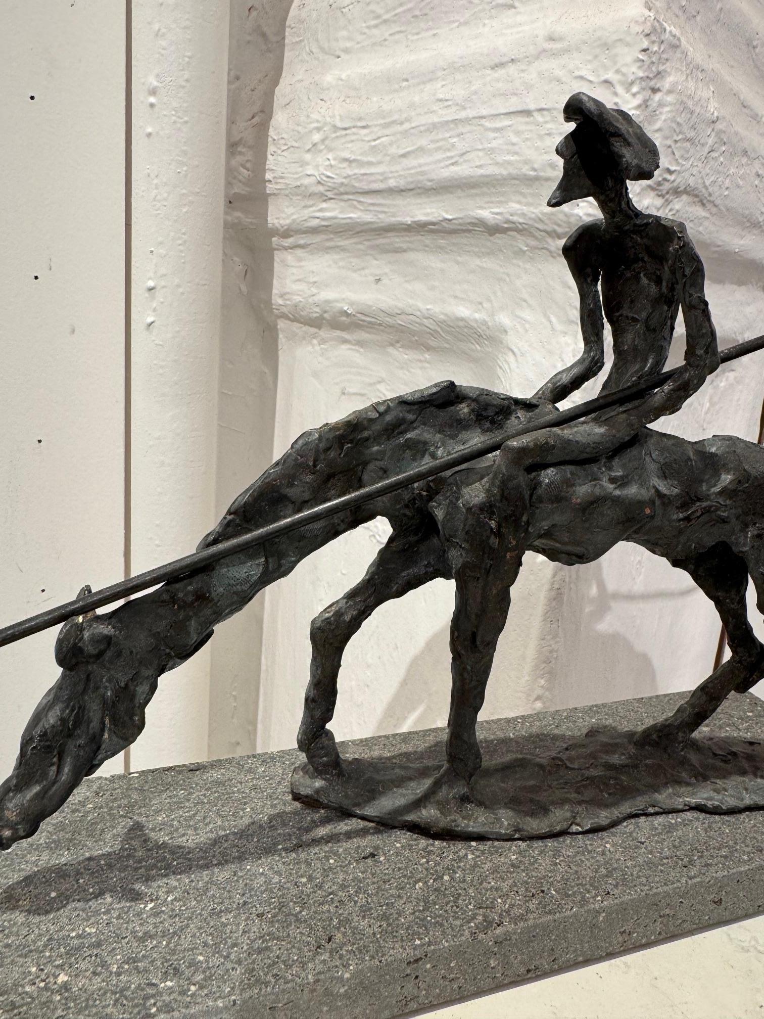 Don Quichotte - Bronze sculpture of a bull attacking figurativ contemporary art For Sale 3