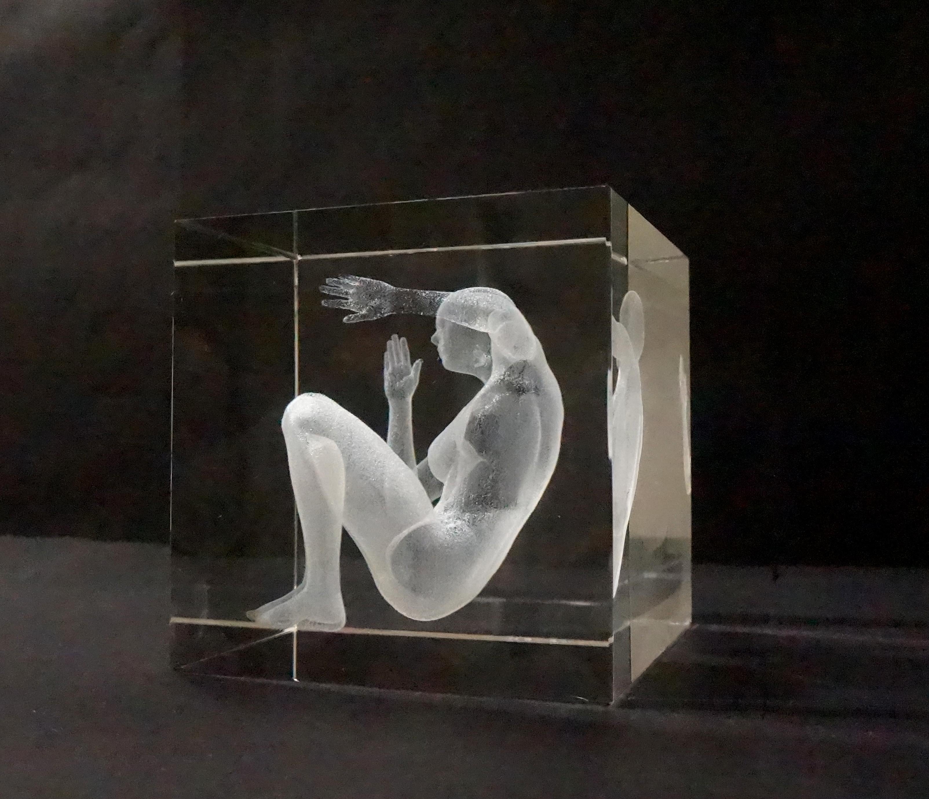 Gönül Nuhoğlu Figurative Sculpture – Gefangen