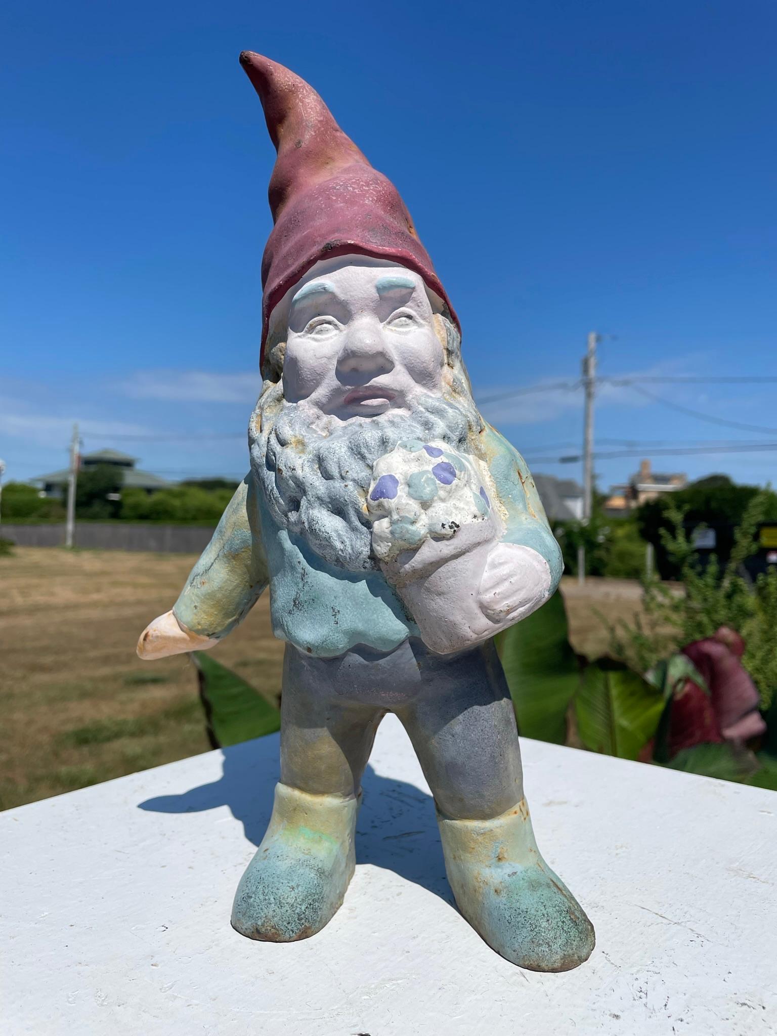 Gnome-Gartenskulptur in Originalfarbe „Flower Pot“ (amerikanisch) im Angebot