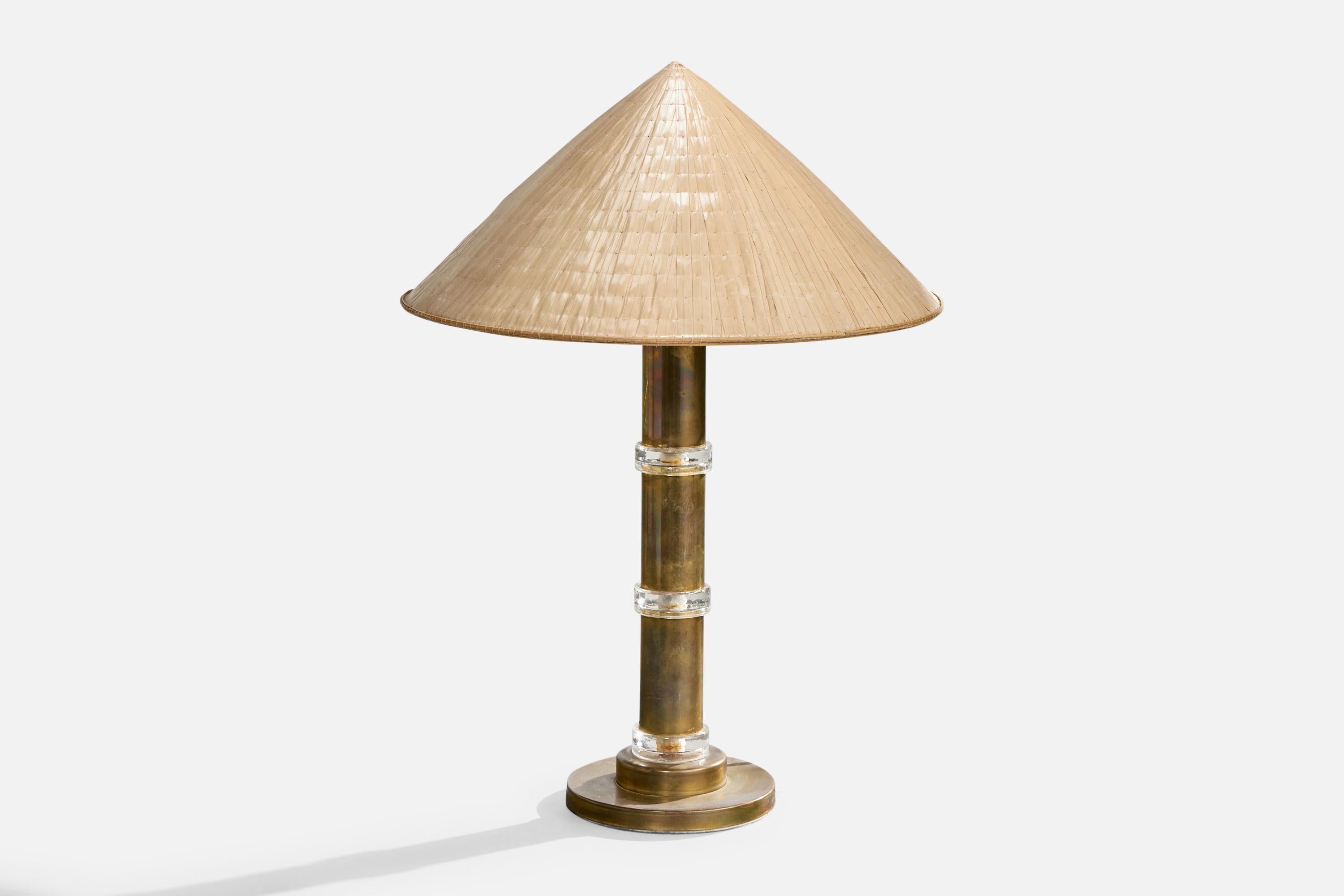 Suédois Gnosjö Konstsmide, lampes de table, verre, laiton, rotin, Suède, années 1960 en vente