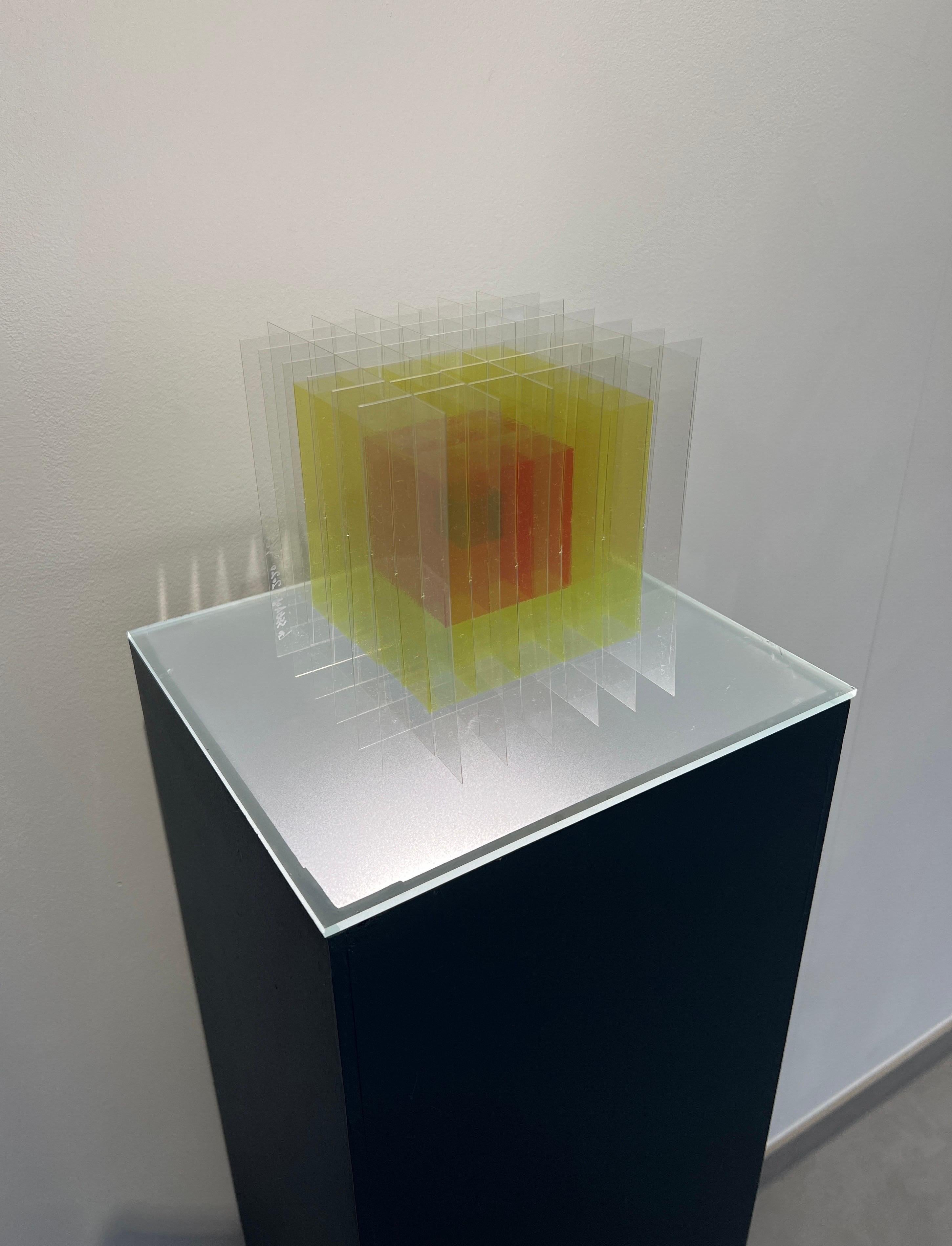 „Cube II“, Dessin/volume Faltskulptur – Sculpture von GO SEGAWA