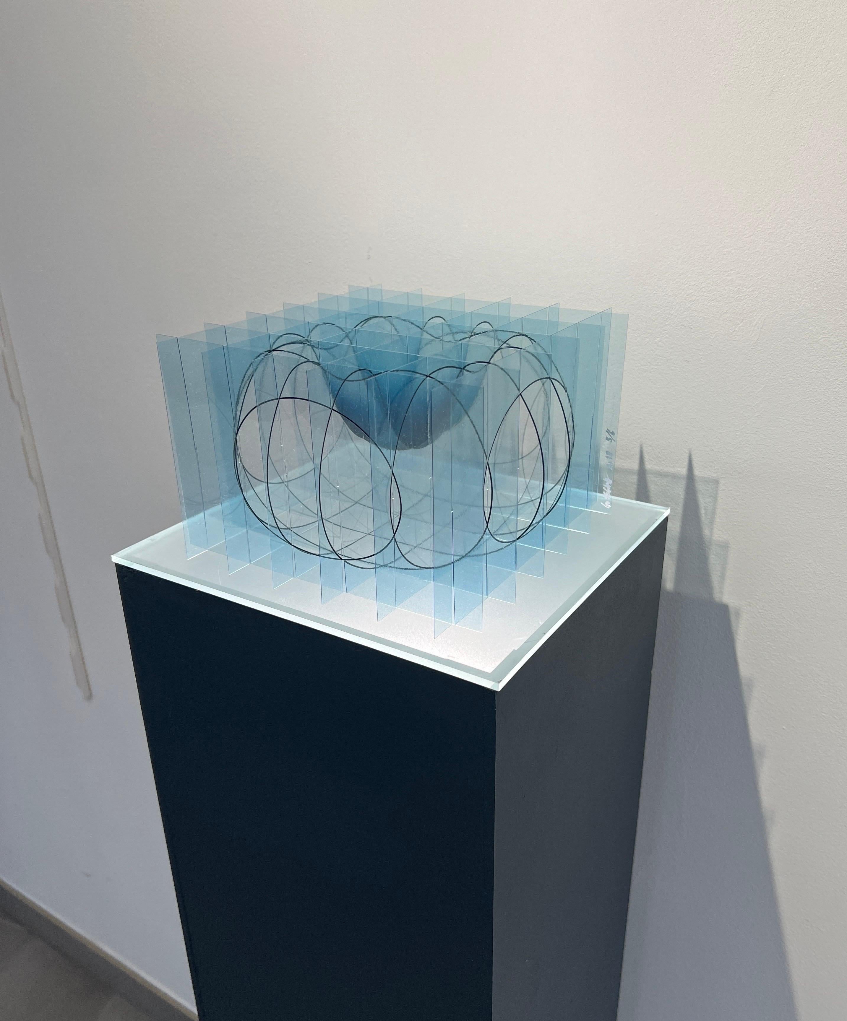 « Les Gouttes » dessin/volume. Origami, sculpture d'art optique - Abstrait Sculpture par GO SEGAWA