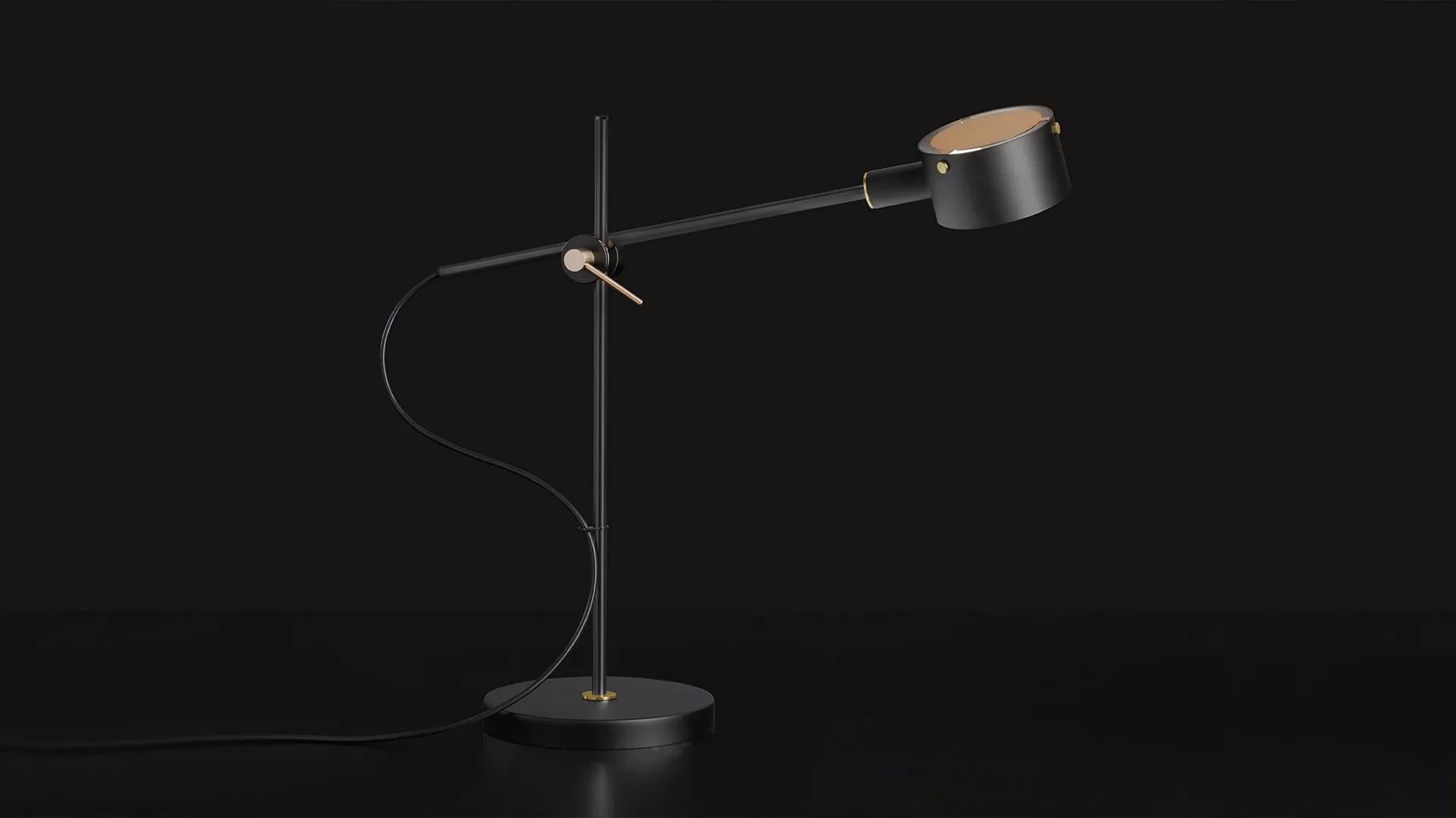 Laqué Lampe de table Giuseppe Ostuni modèle 252 'G.O.' en noir pour Oluce en vente