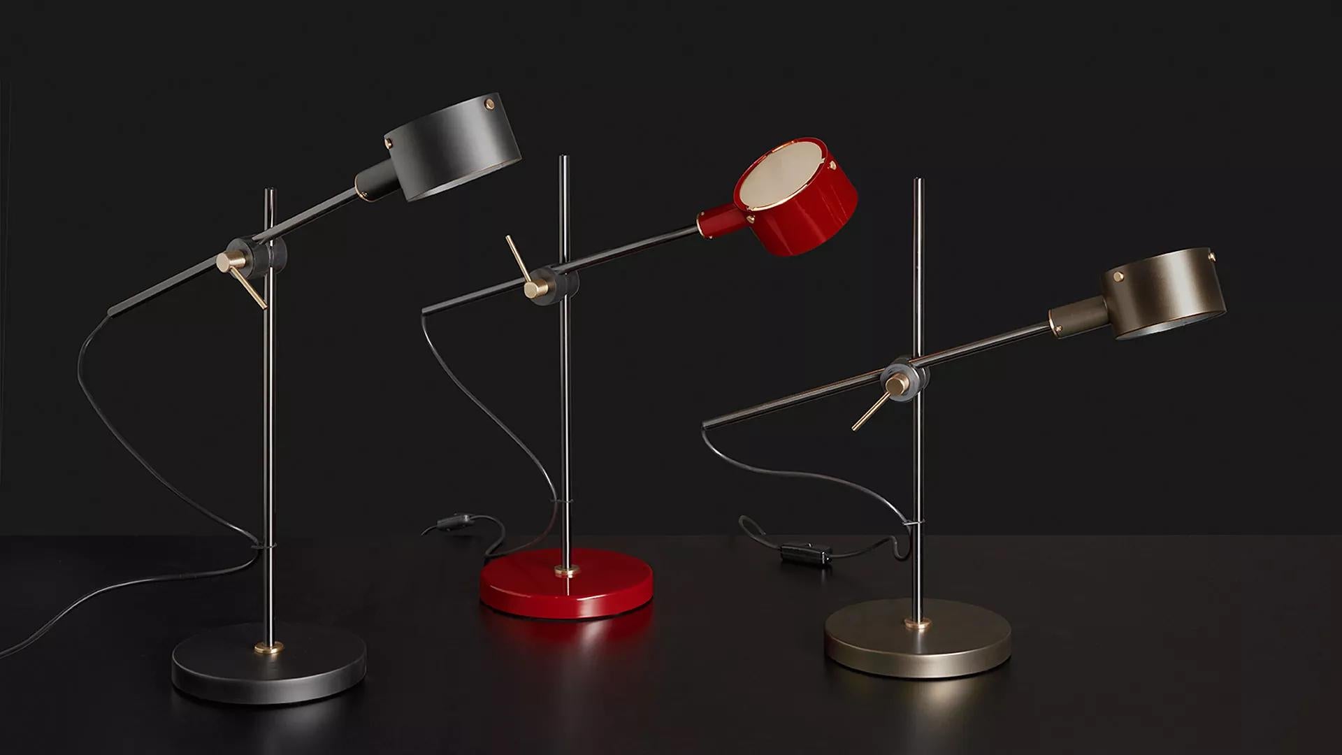 Mid-Century Modern Giuseppe Ostuni Model 252 'G.O.' Table Lamp in Scarlet Red for Oluce For Sale