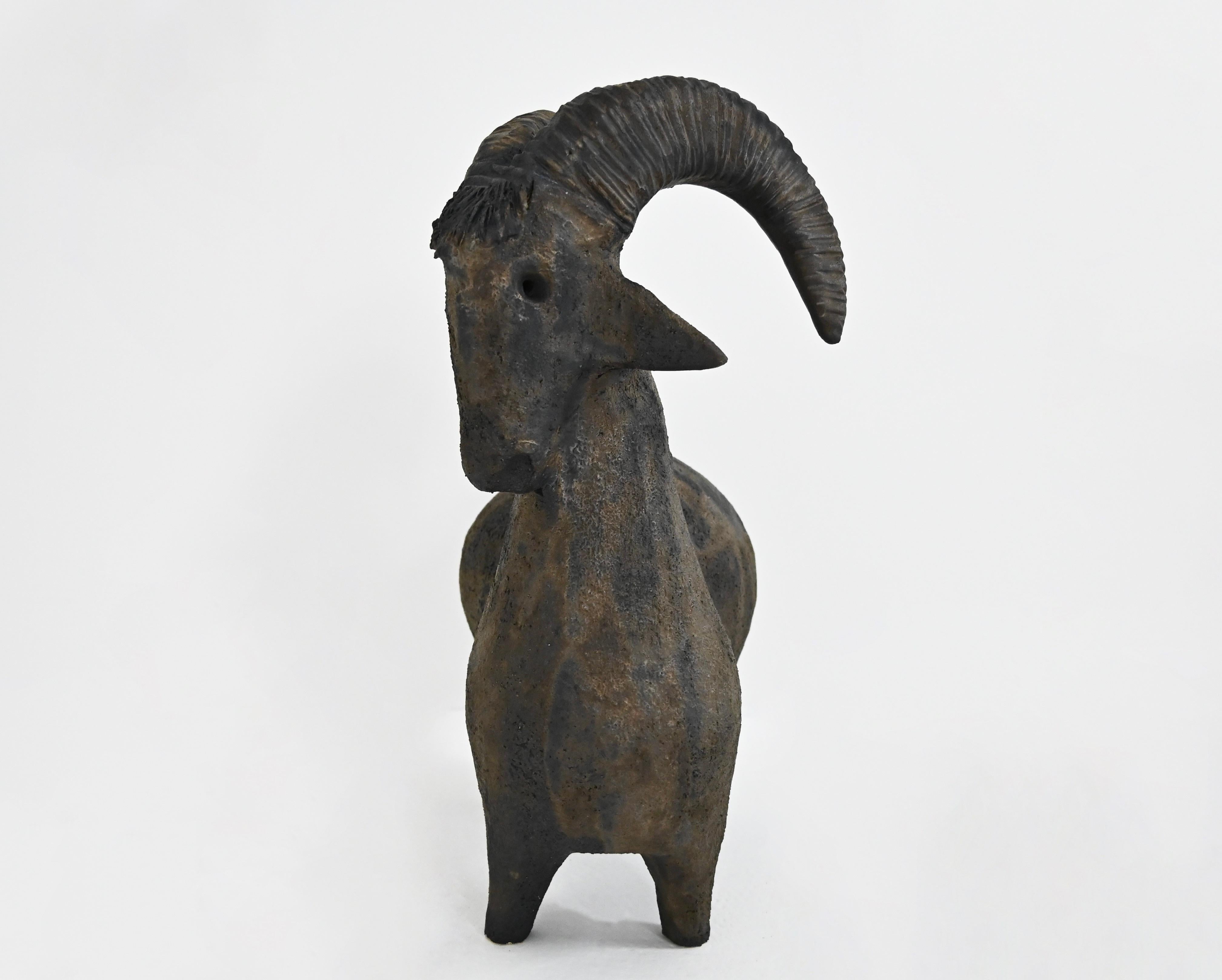 Francese Capra in ceramica di Dominique Pouchain in vendita