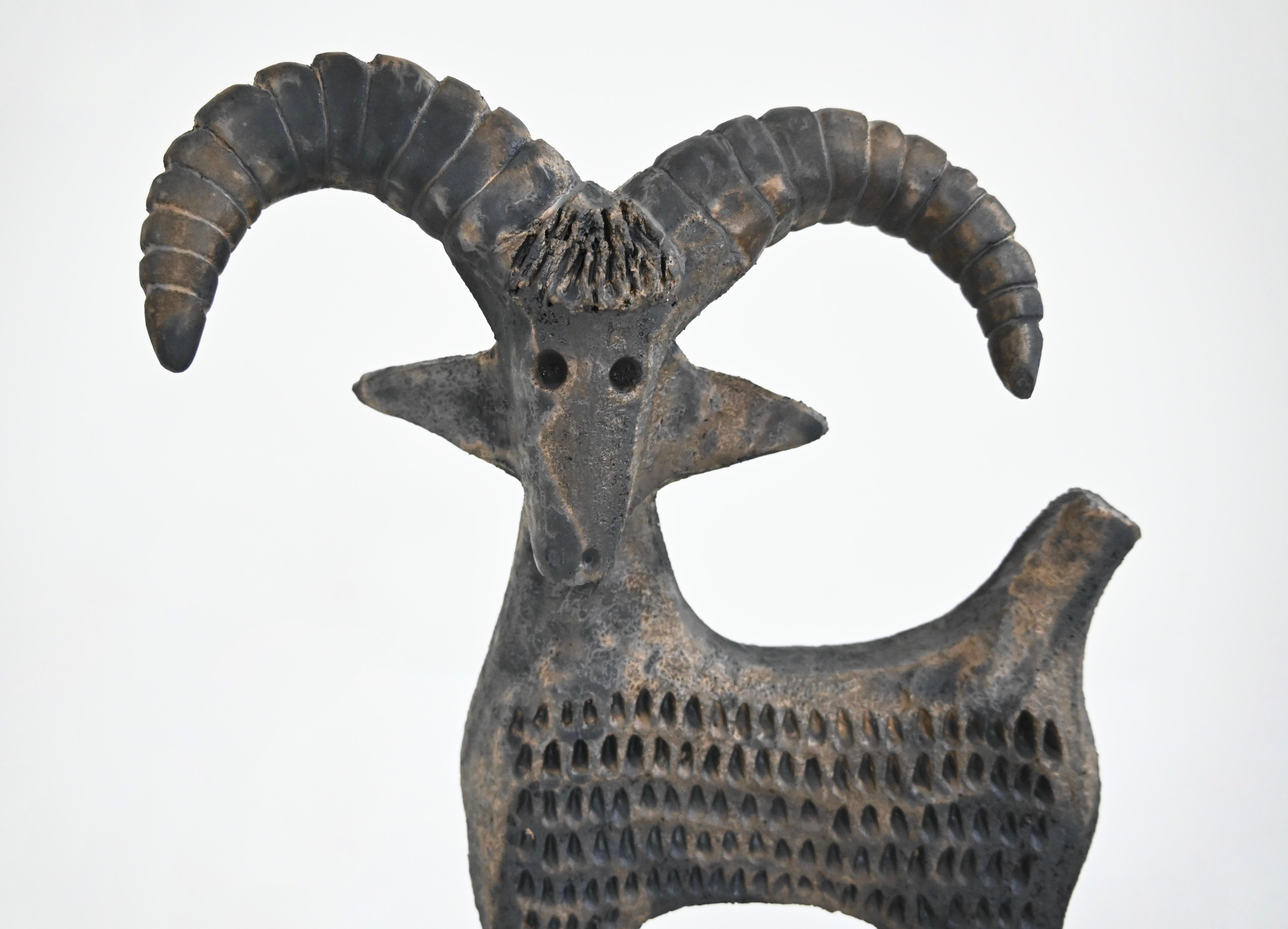 Ceramica Capra in ceramica di Dominique Pouchain in vendita