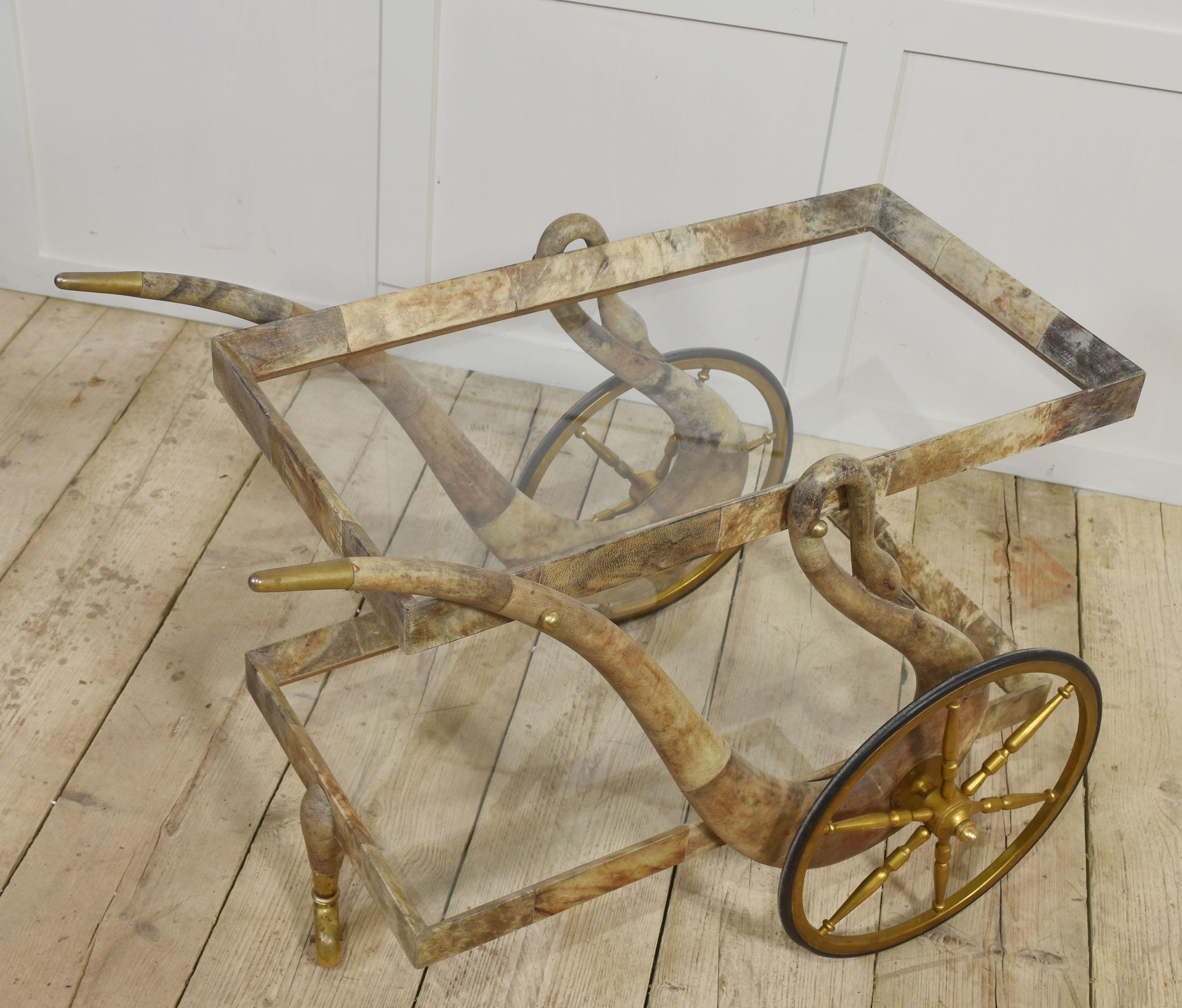 Chariot de bar ou de dessert en peau de chèvre et laiton par Aldo Tura Bon état - En vente à Cheshire, GB