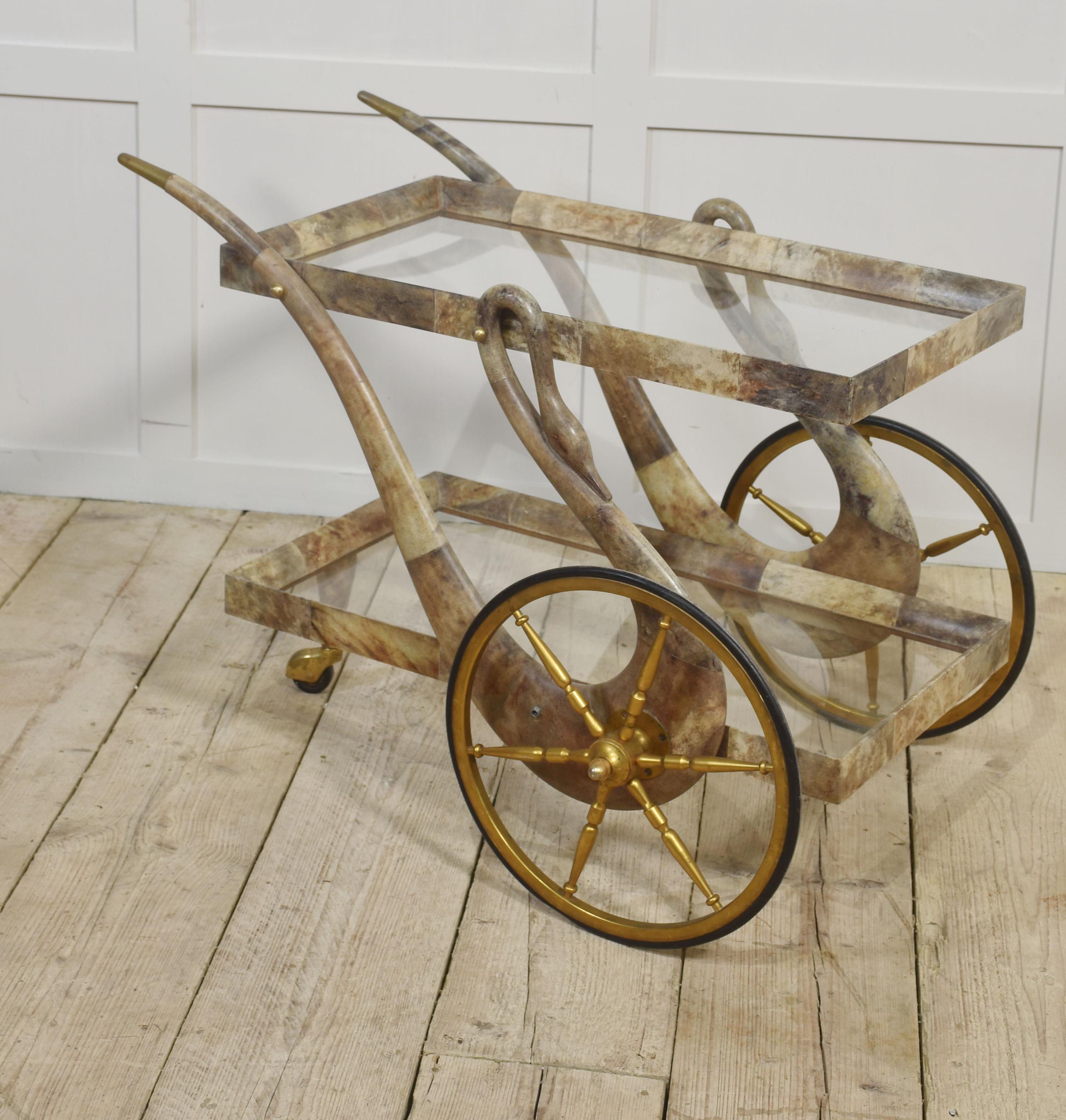 Chariot de bar ou de dessert en peau de chèvre et laiton par Aldo Tura en vente 1