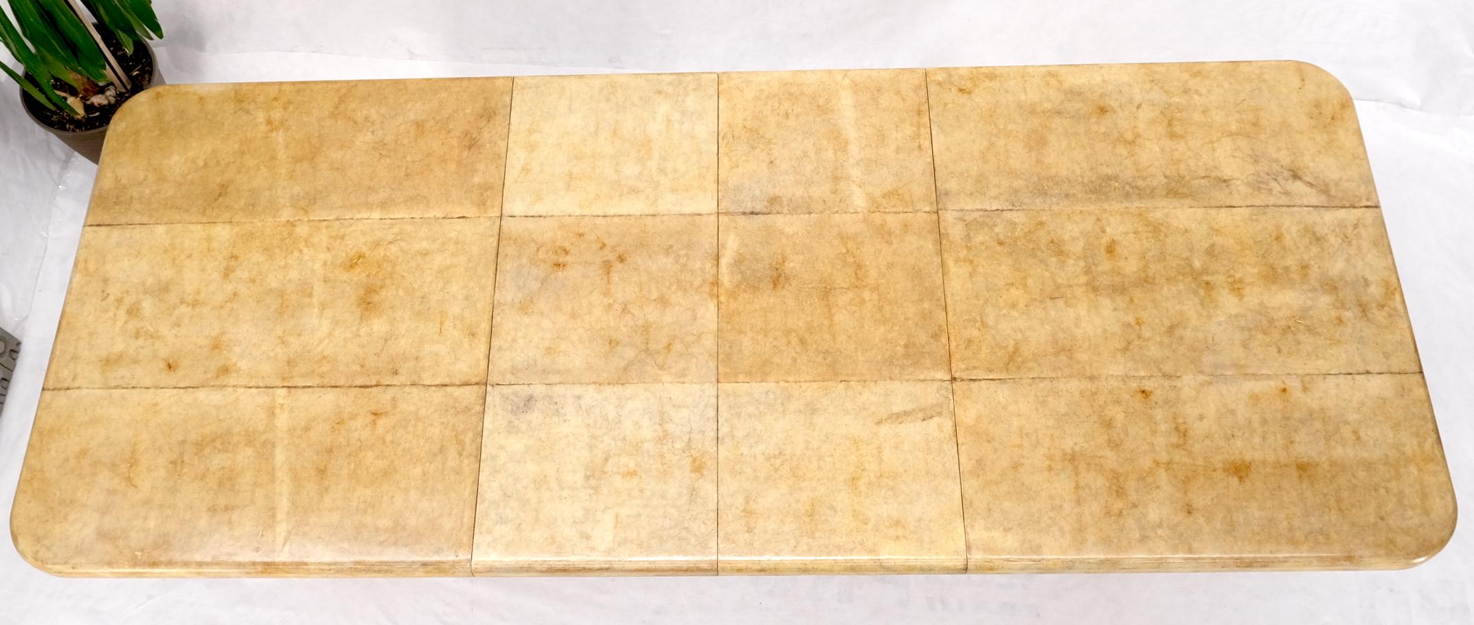 Ziegenleder Pergament Zwei Blätter Double Pedestal Esstisch Erweiterung Board (20. Jahrhundert) im Angebot