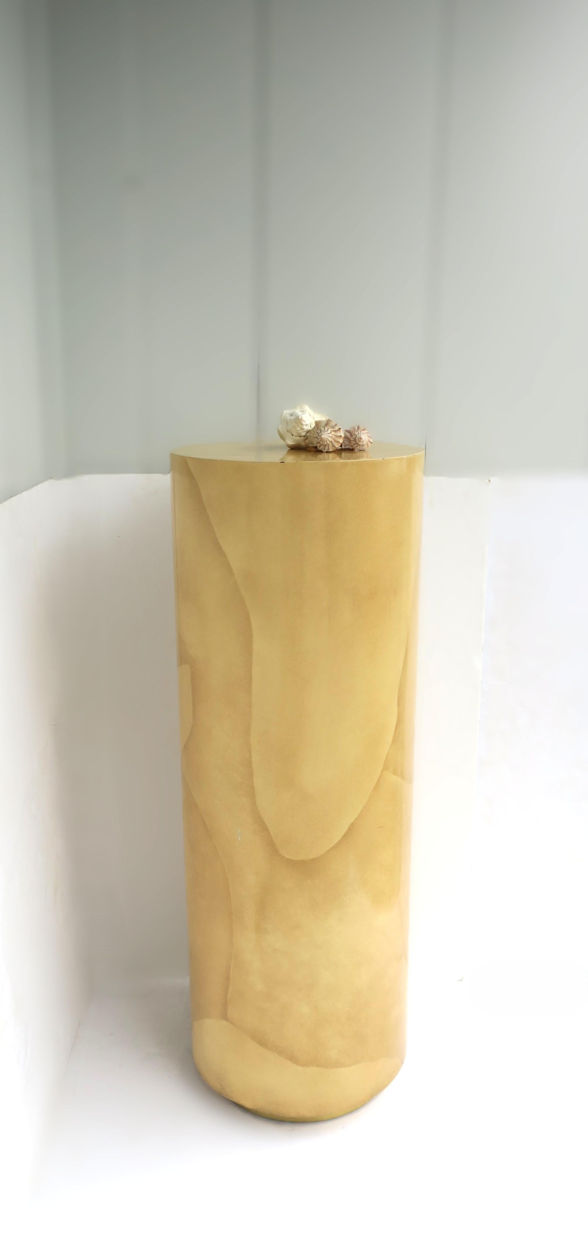 Colonne à piédestal en peau de chèvre Style moderne, circa 1970 en vente 2