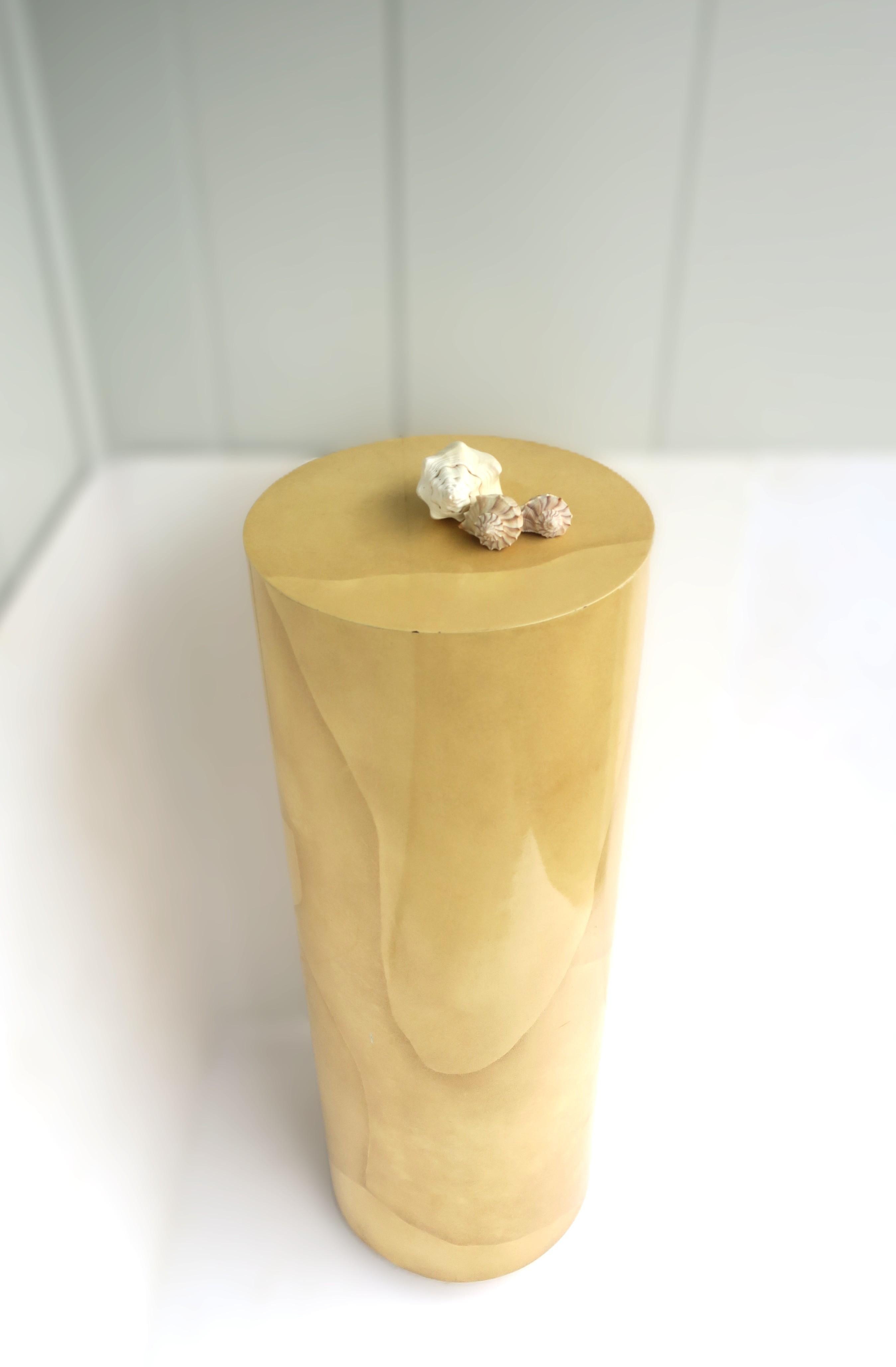 Colonne à piédestal en peau de chèvre Style moderne, circa 1970 en vente 3