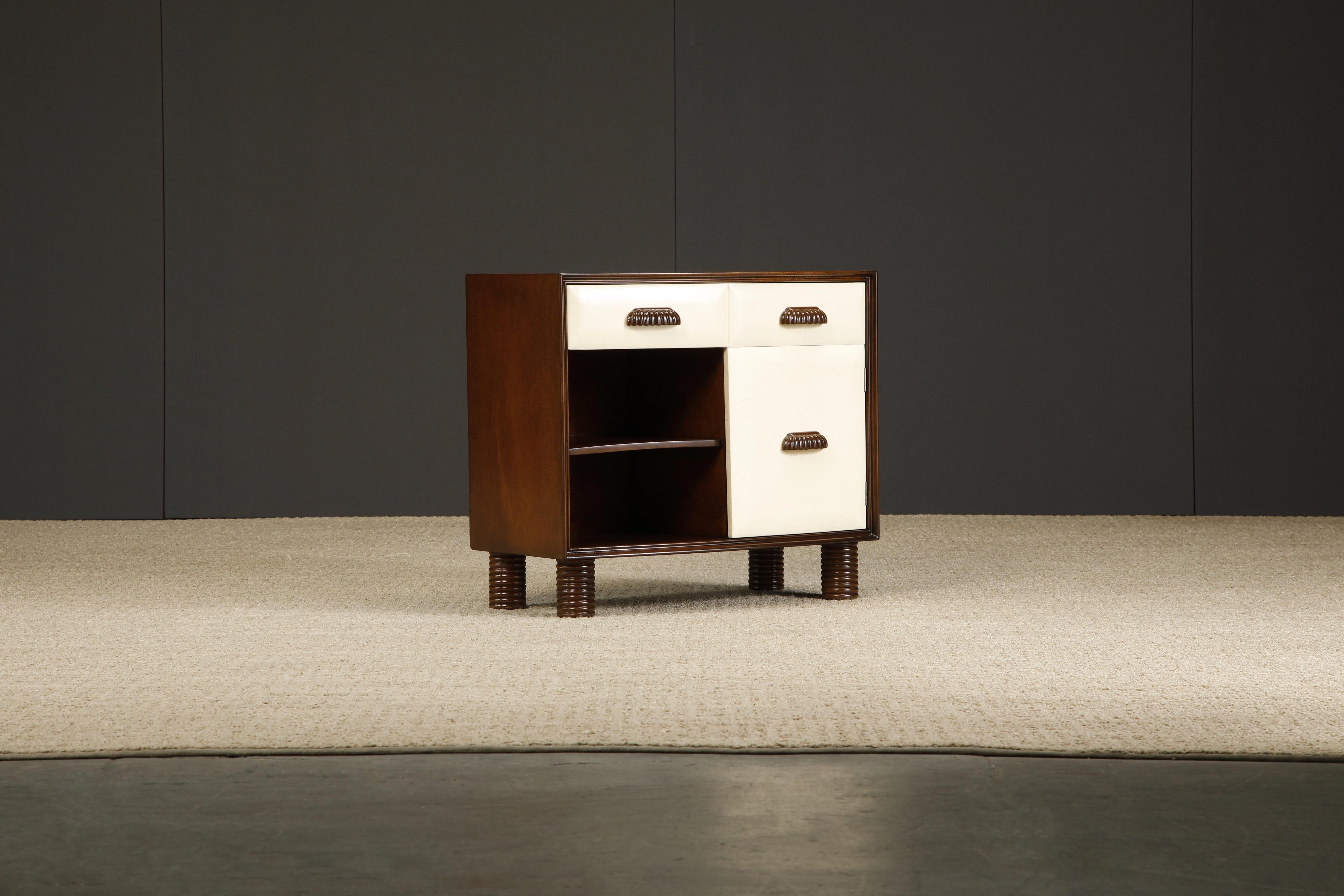 Petite armoire en peau de chèvre attribuée à Osvaldo Borsani, 1950 Italie, restaurée en vente 5