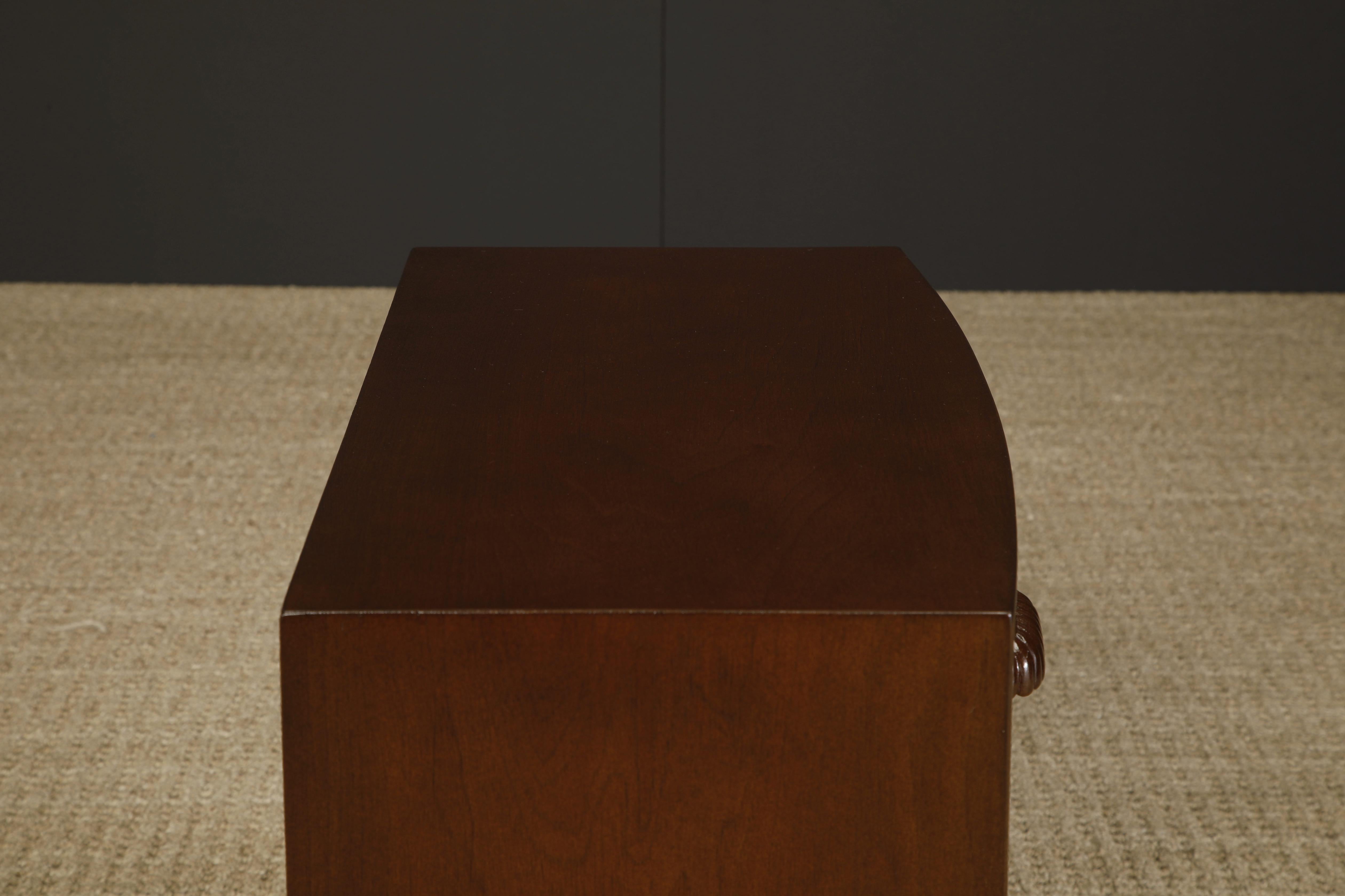 Petite armoire en peau de chèvre attribuée à Osvaldo Borsani, 1950 Italie, restaurée en vente 11