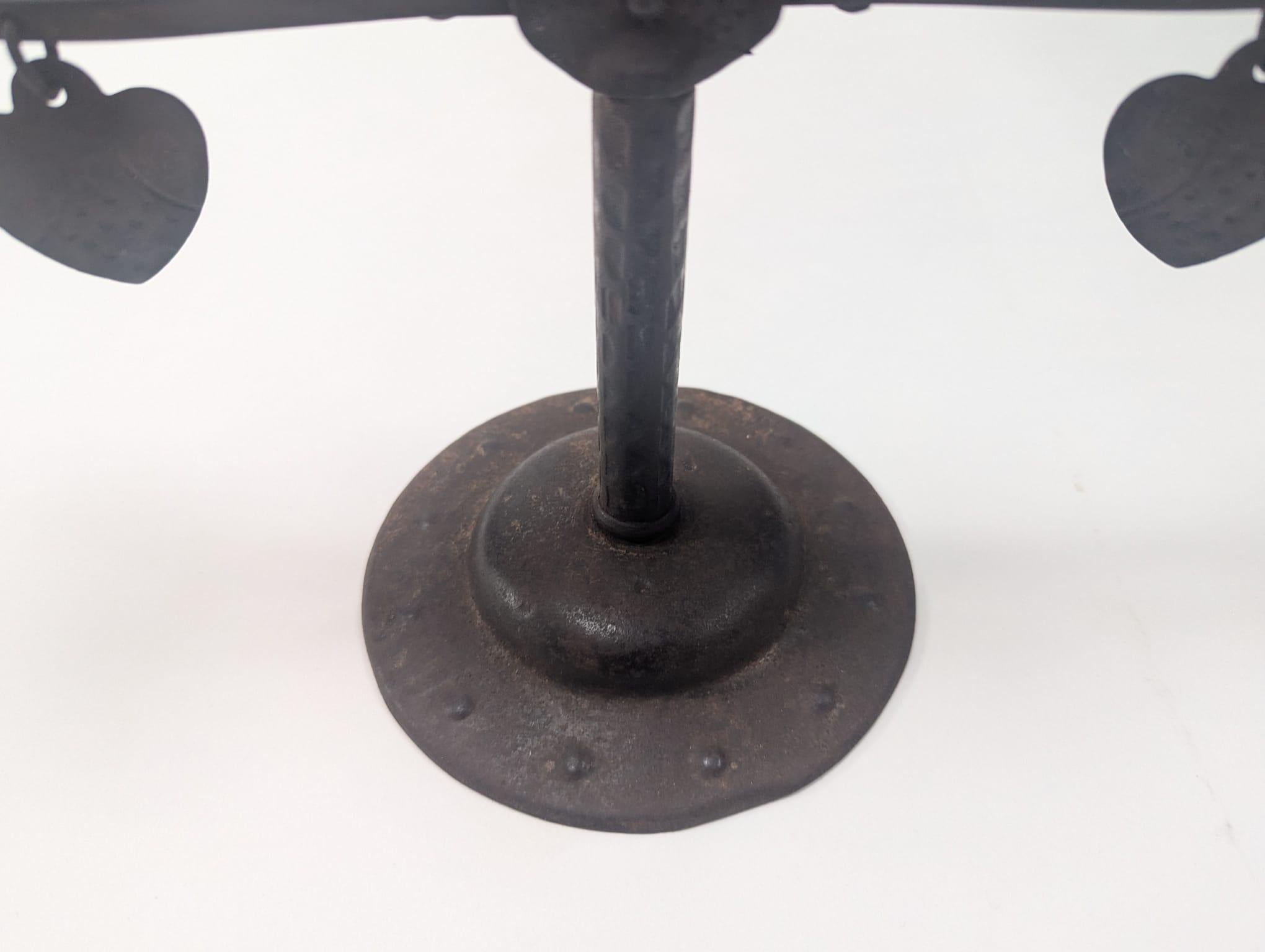 Goberg Germania Hugo Berger. Candelabro in ferro a cinque rami realizzato a mano in stile Arts & Crafts. in vendita 4