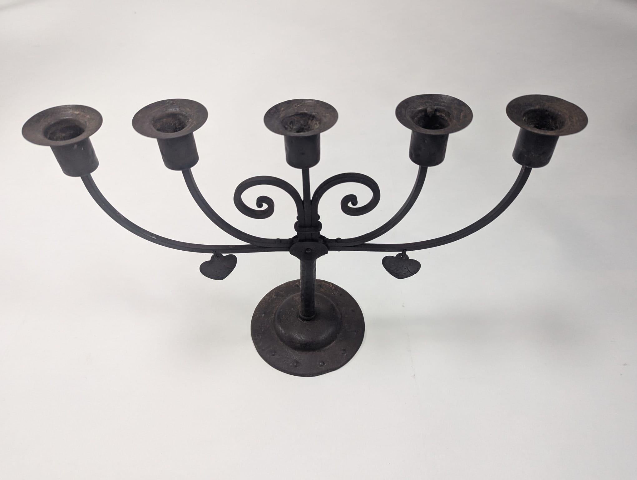 Goberg Germania Hugo Berger. Candelabro in ferro a cinque rami realizzato a mano in stile Arts & Crafts. In condizioni buone in vendita a London, GB
