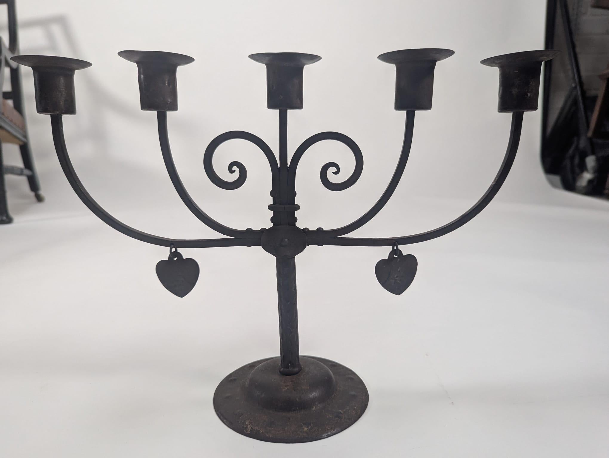 Goberg Germania Hugo Berger. Candelabro in ferro a cinque rami realizzato a mano in stile Arts & Crafts. in vendita 2
