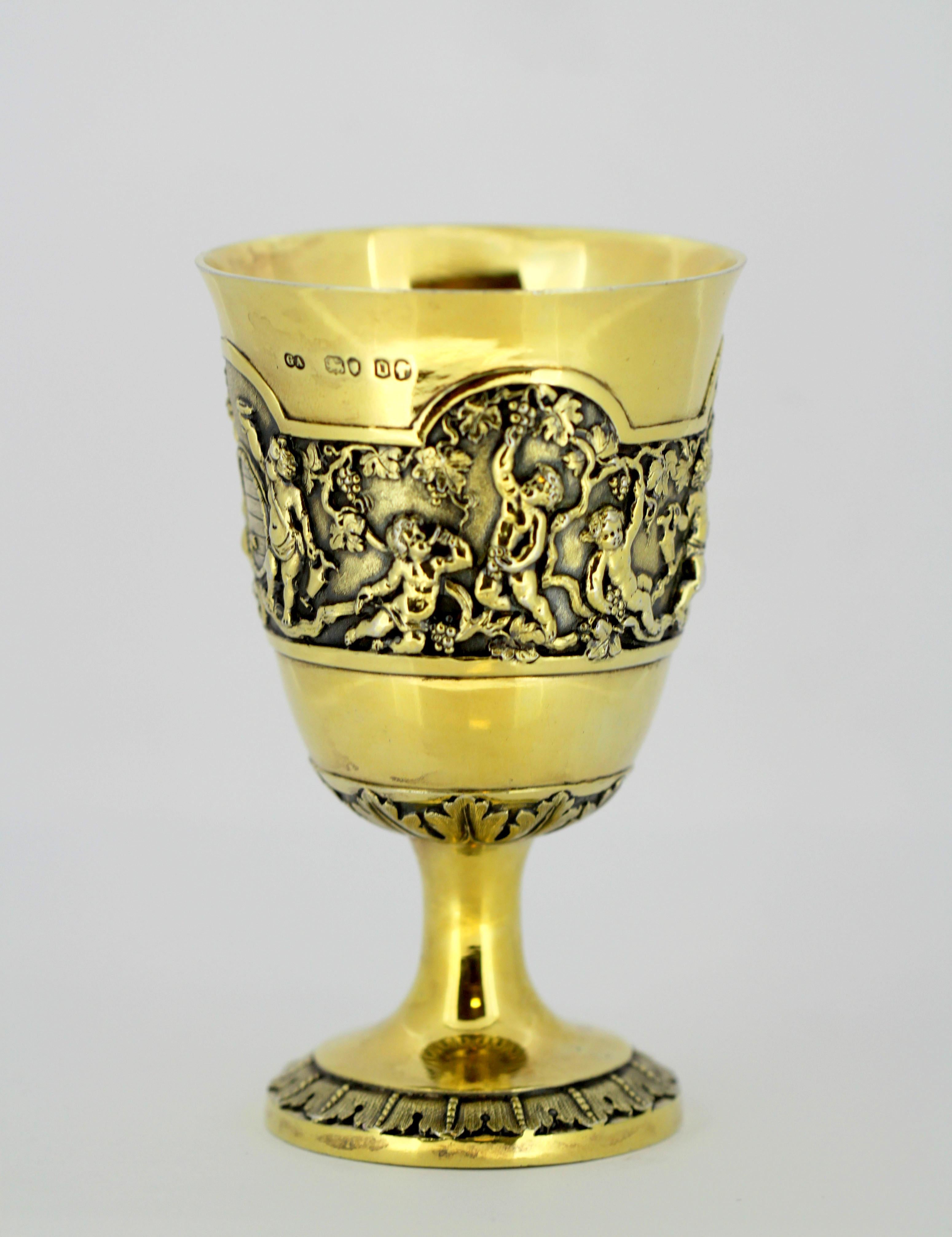 Antique Victorian gilded silver goblet
Maker: Chawner & Co. - George William Adams
Made in London, 1869
Fully hallmarked.

Dimensions:
Size: Diameter/height 13.5 x 8.3 cm
Weight: 260 grams

Condition: Surface wear and tear from general