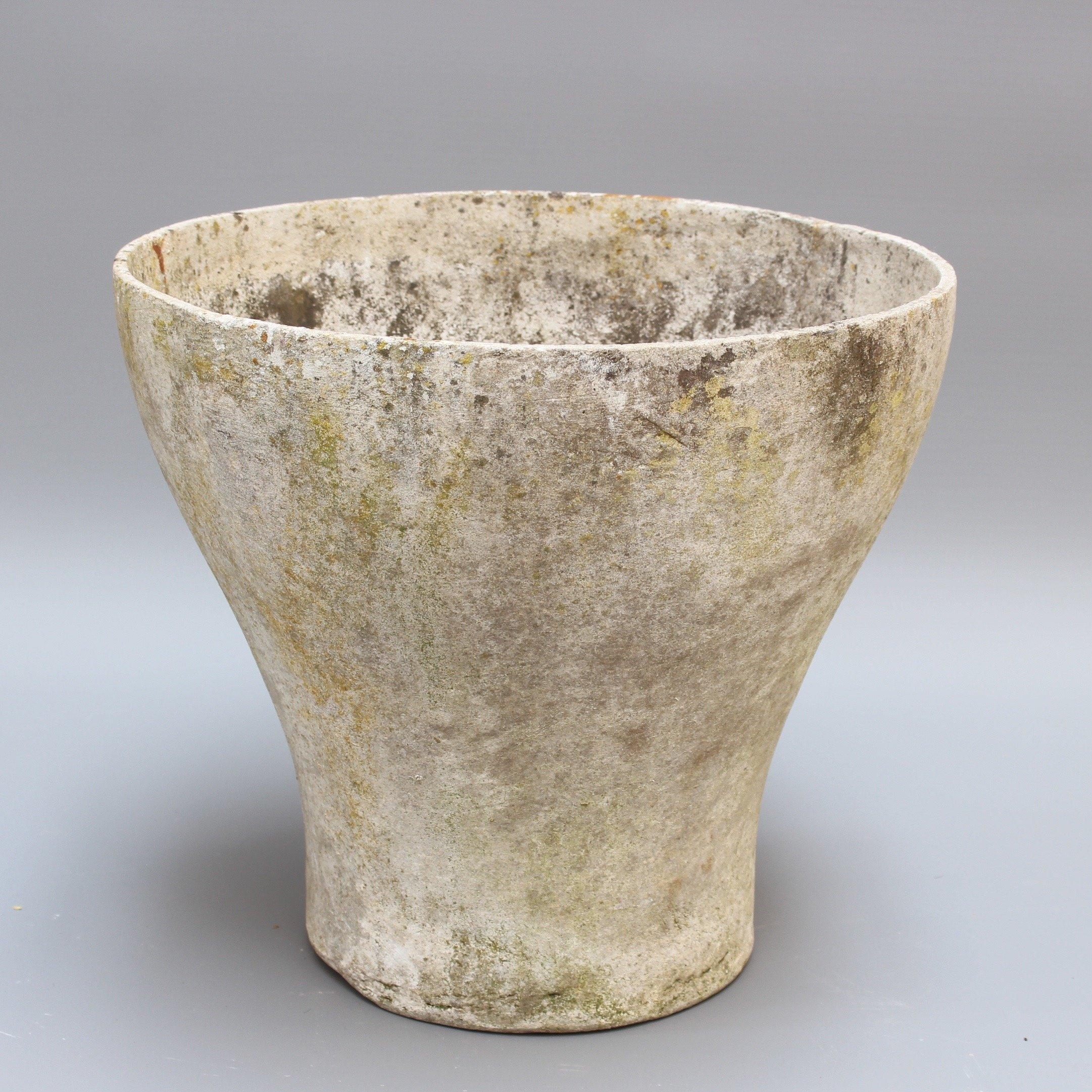 Goblet-shaped planter attributed to Willy Guhl for Eternit. In 1951, the Swiss company Eternit, which originally focused on fiber-reinforced concrete roofing and cladding, commissioned Guhl—along with his students at the School of Applied Arts—to