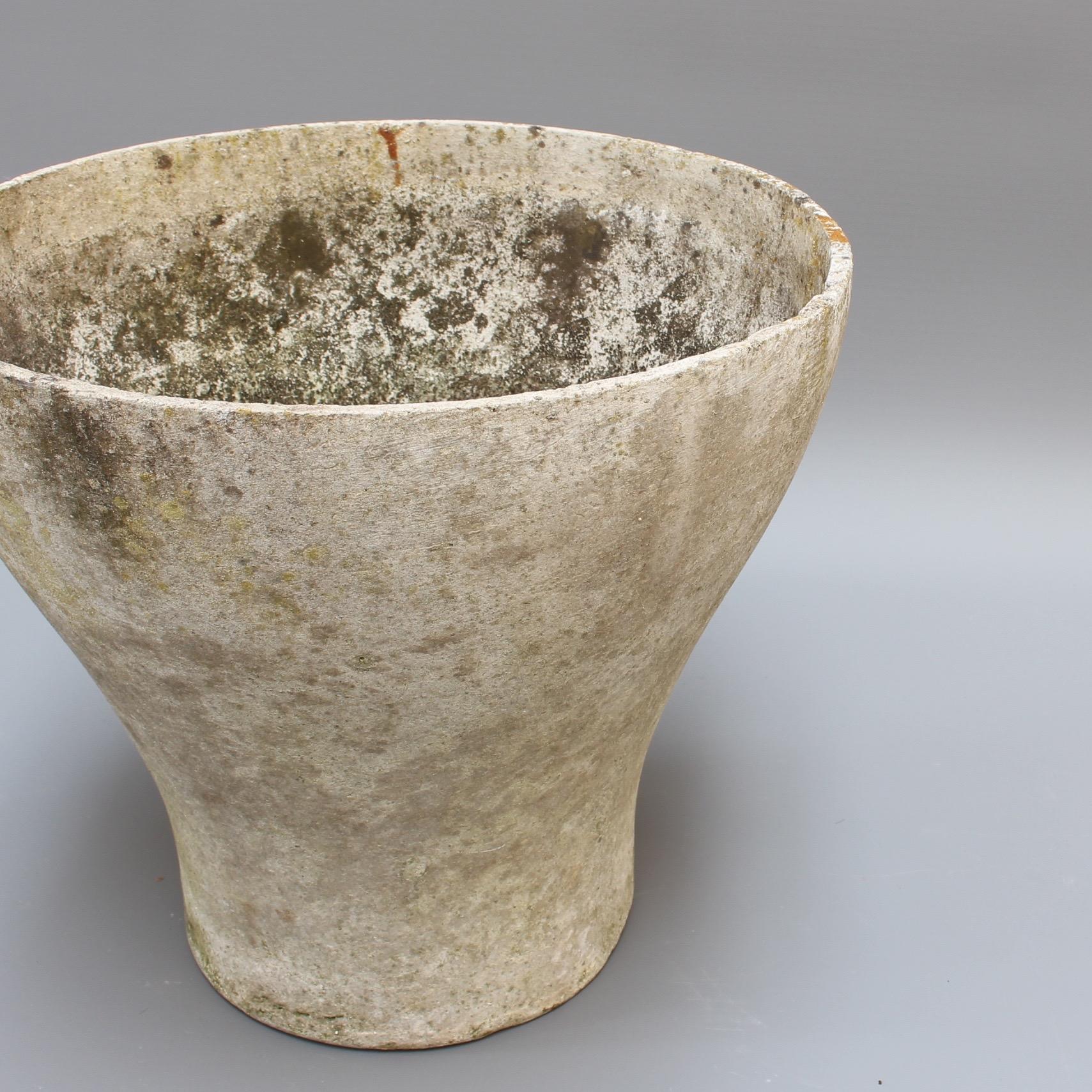 Mid-20th Century Goblet-Shaped Planter Attributed to Willy Guhl for Eternit, circa 1960s
