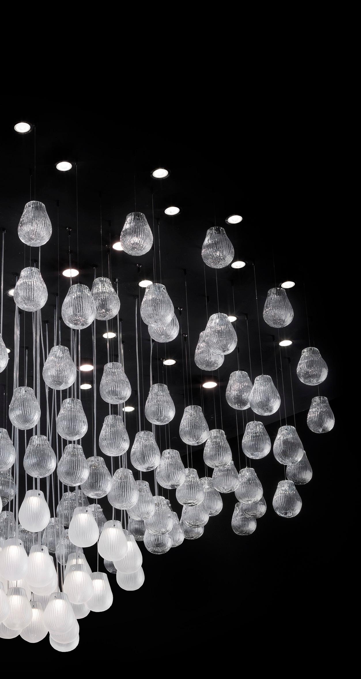 Postmoderno Lampada a sospensione Gocce Ellipse di Euroluce Lampadari in vendita