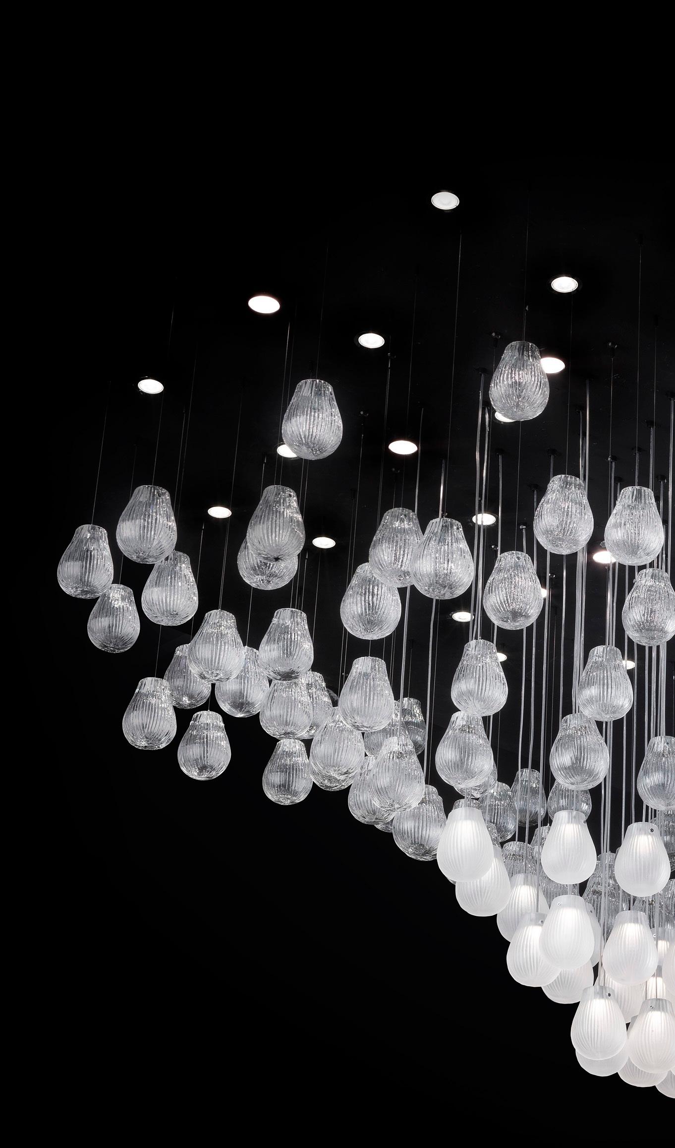 Italiano Lampada a sospensione Gocce Ellipse di Euroluce Lampadari in vendita