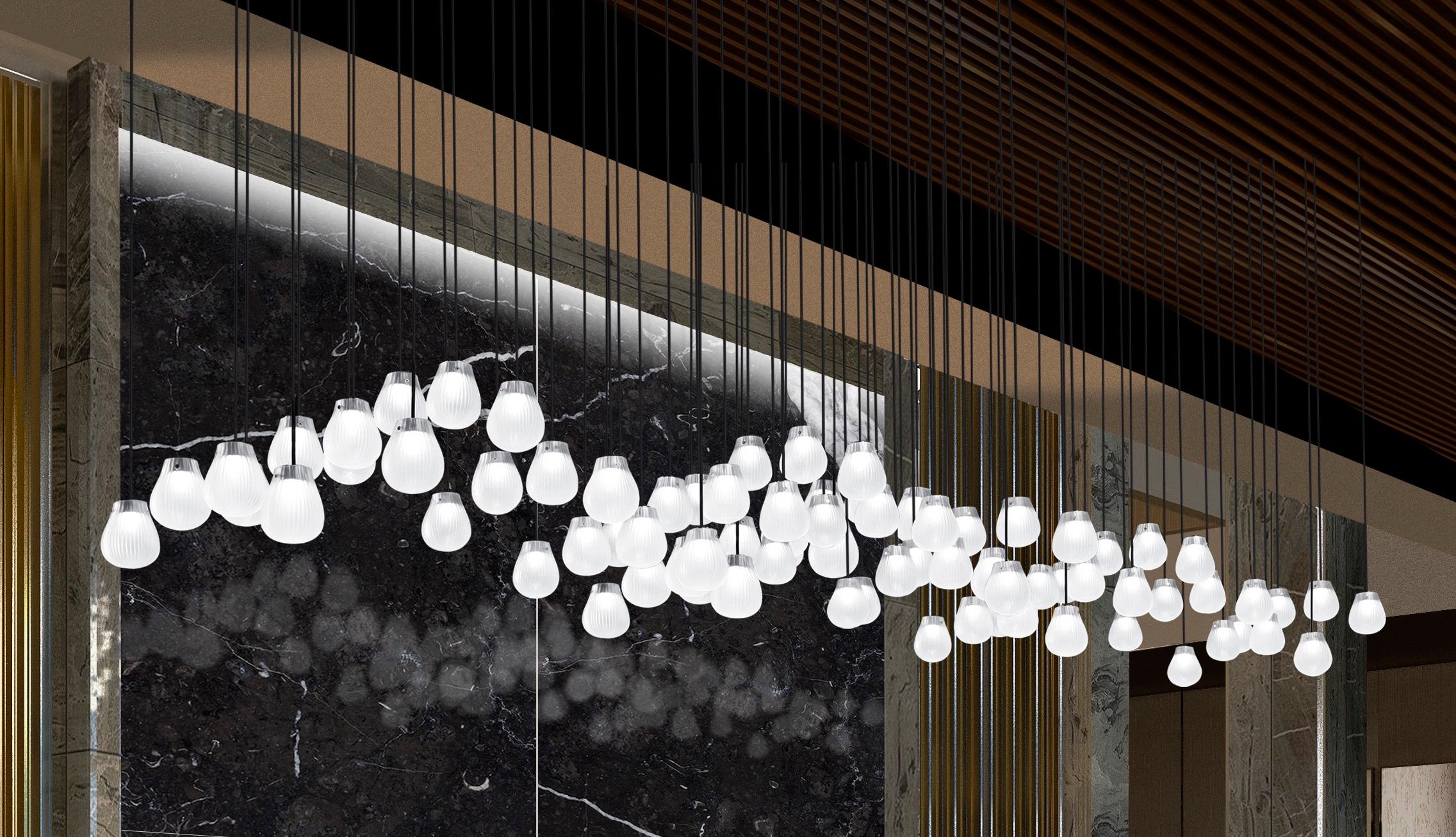Postmoderno Lampada a sospensione lineare Gocce di Euroluce Lampadari in vendita