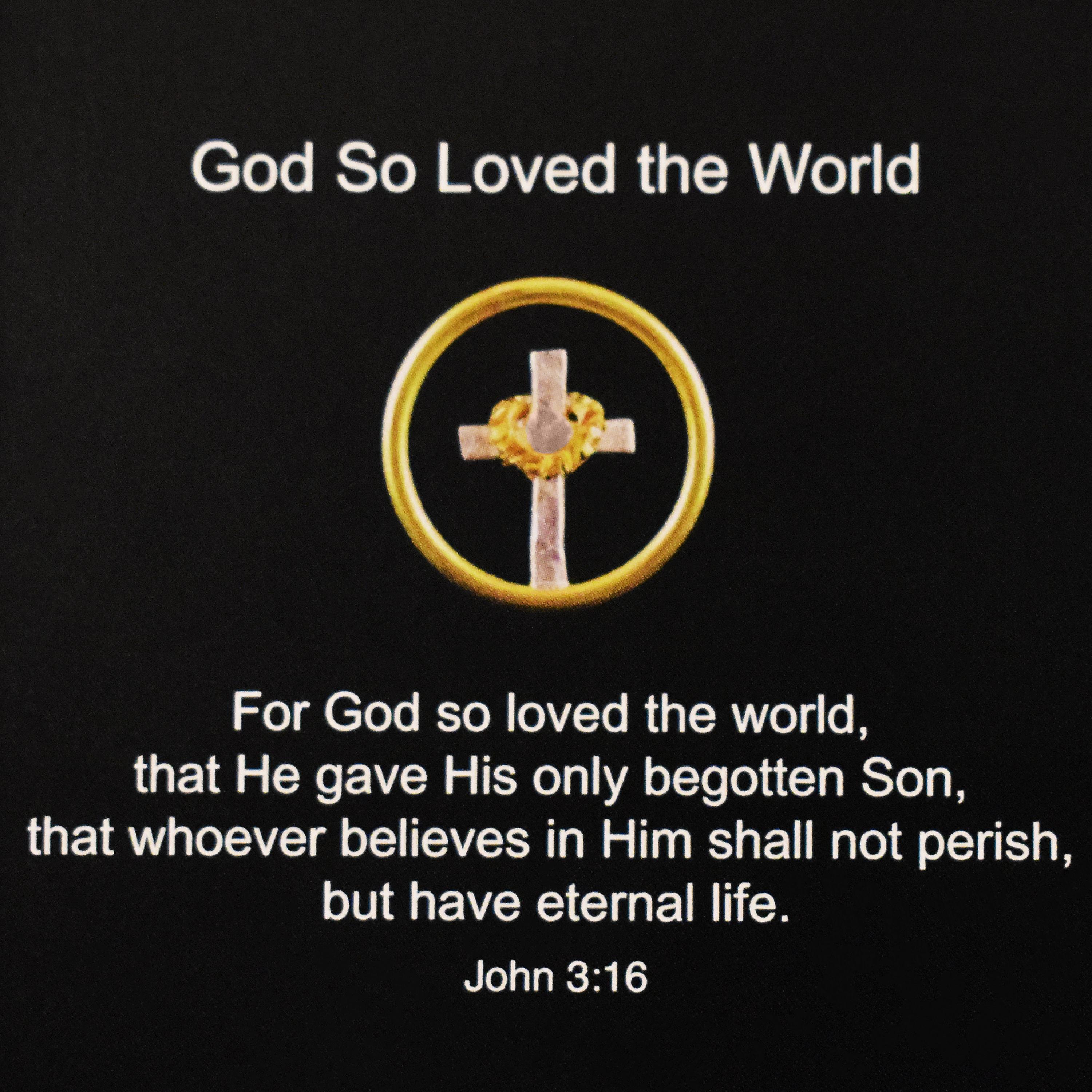 God So Loved the World, Stories in a Circle Collier pendentif bicolore en or 22 carats Unisexe en vente