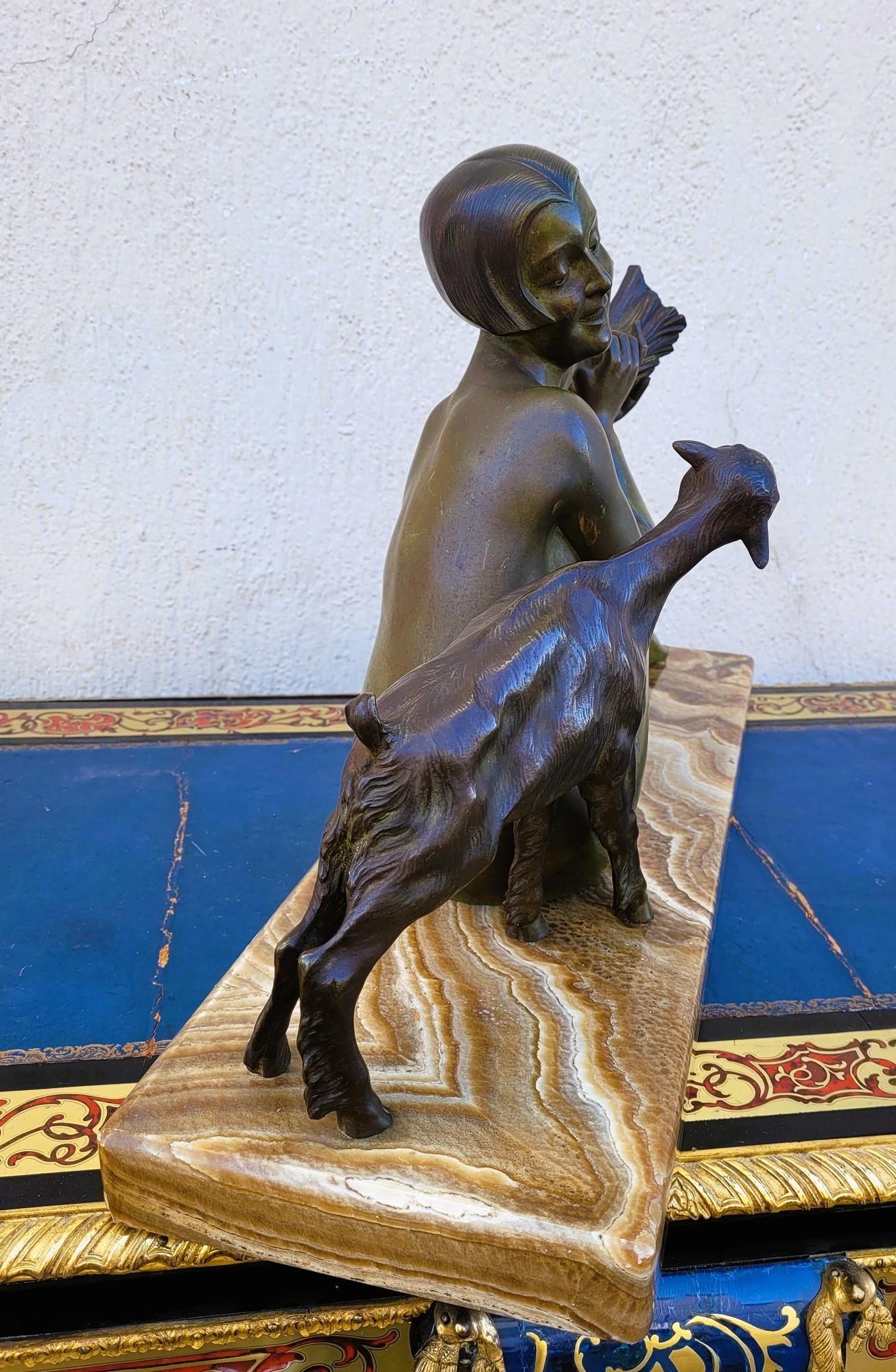 Godard, Frau und Lamm, Art-Déco-Bronze, 20. Jahrhundert 5