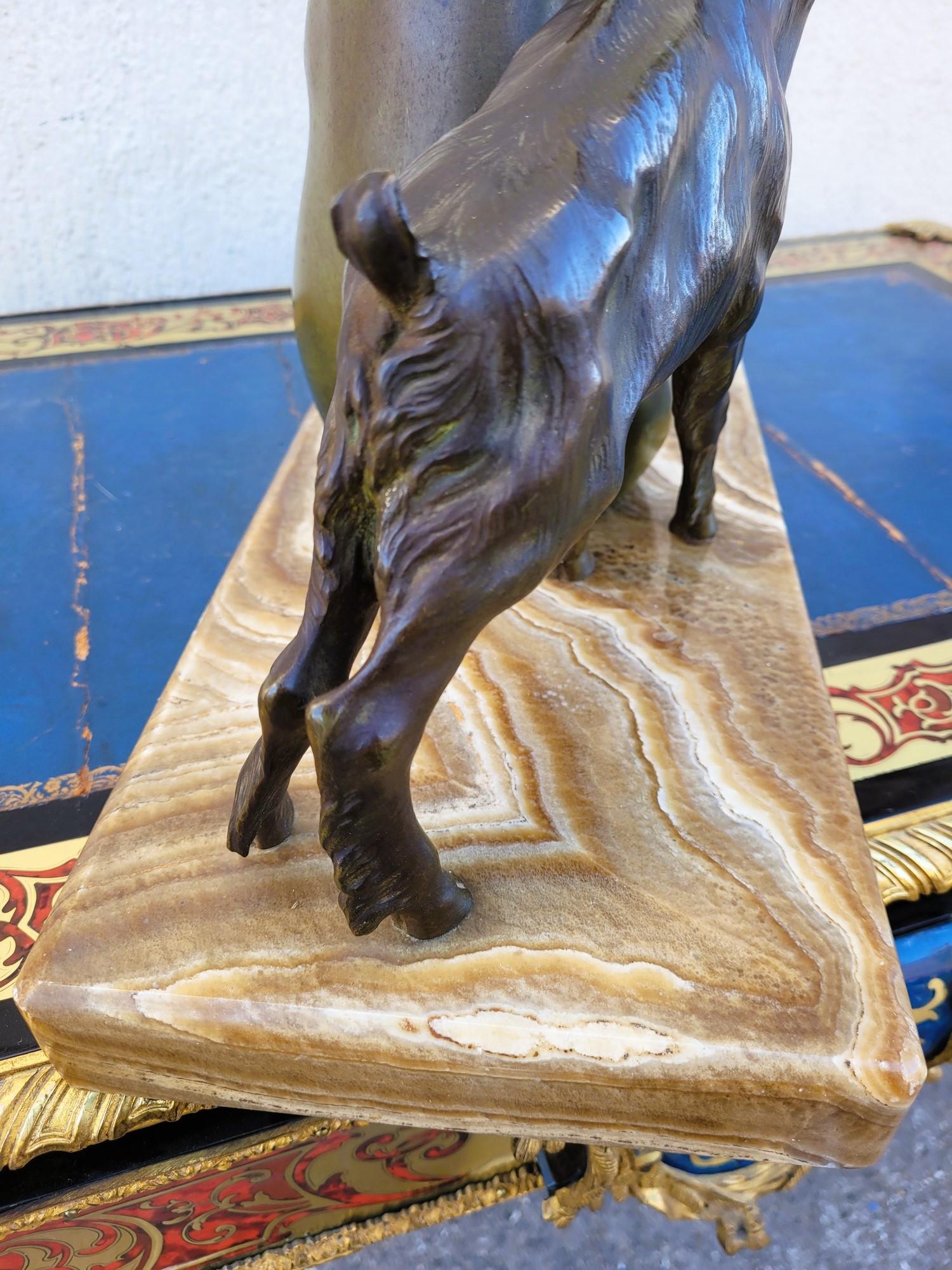 Godard, Frau und Lamm, Art-Déco-Bronze, 20. Jahrhundert 7