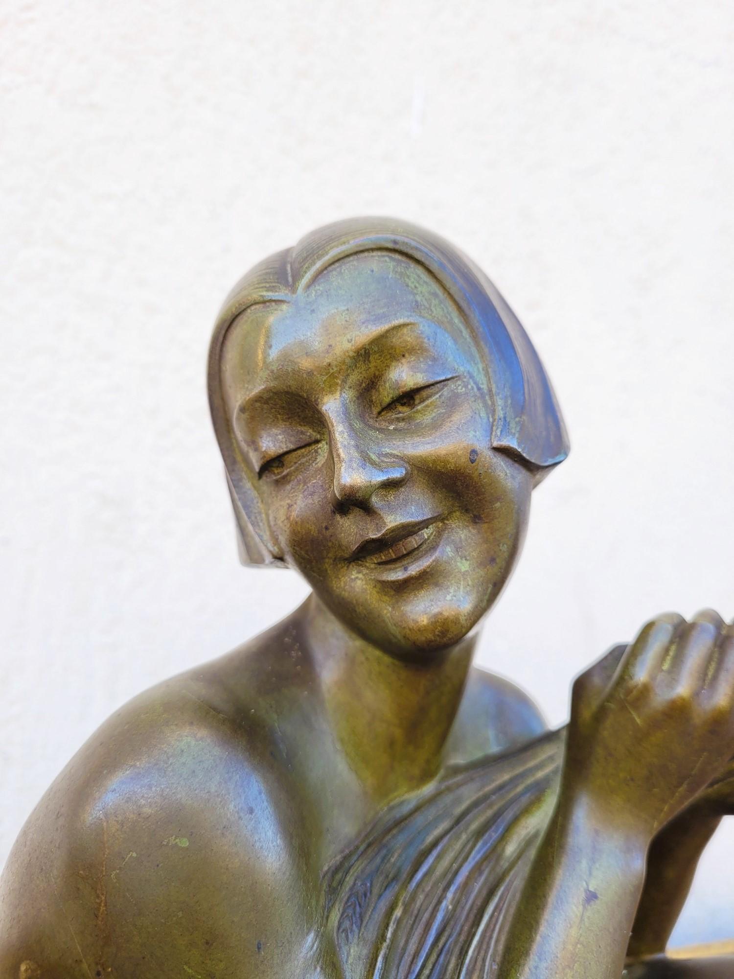 Godard, Frau und Lamm, Art-Déco-Bronze, 20. Jahrhundert im Zustand „Gut“ in MARSEILLE, FR