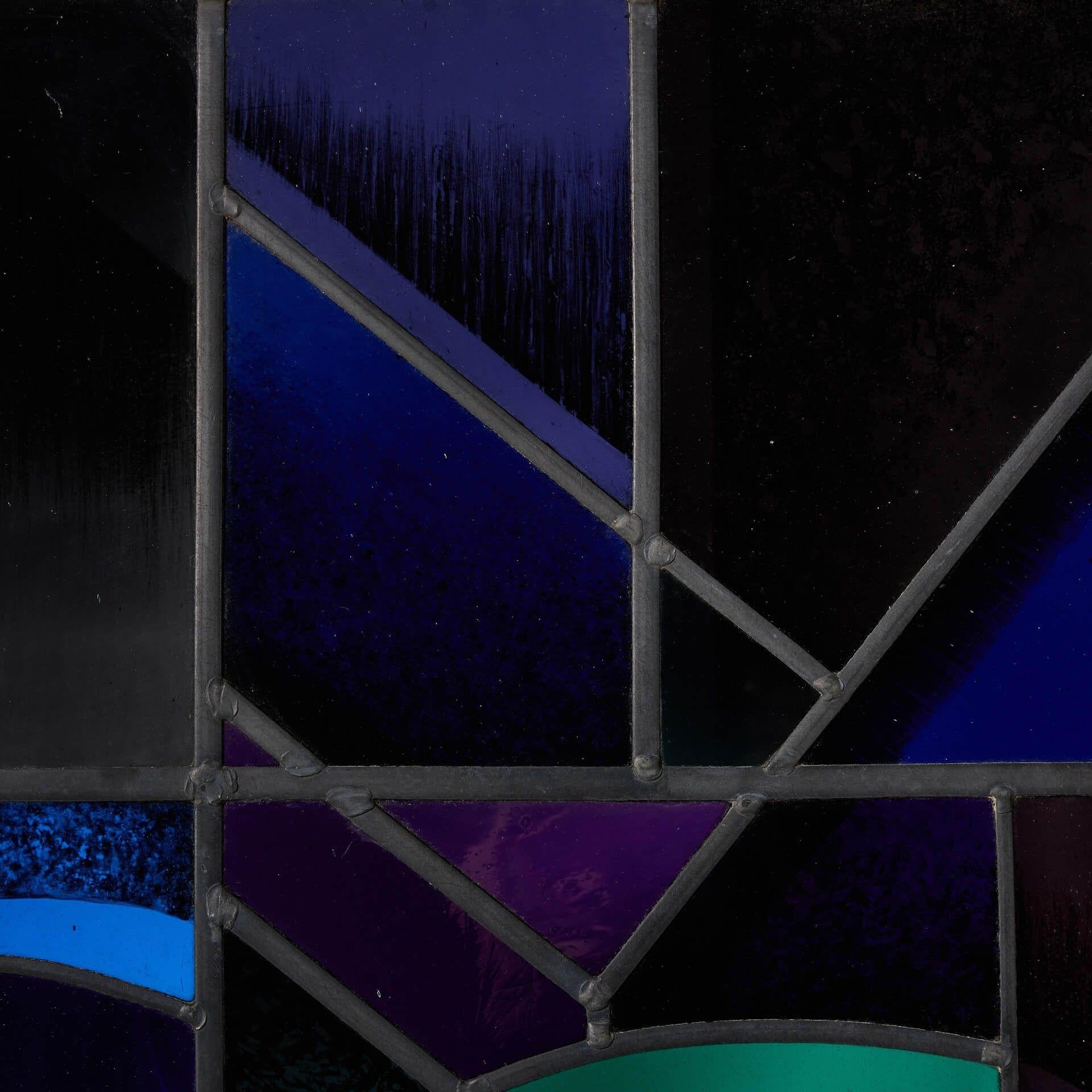 Anglais Goddard & Gibbs Panneau de vitrail abstrait moderne en vente