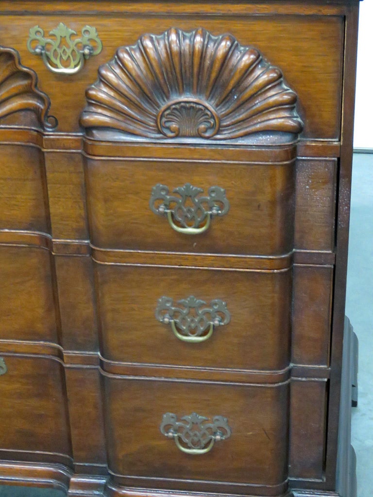 Goddard Townsend Style Block Front Bachelors Chest For Sale at 1stDibs