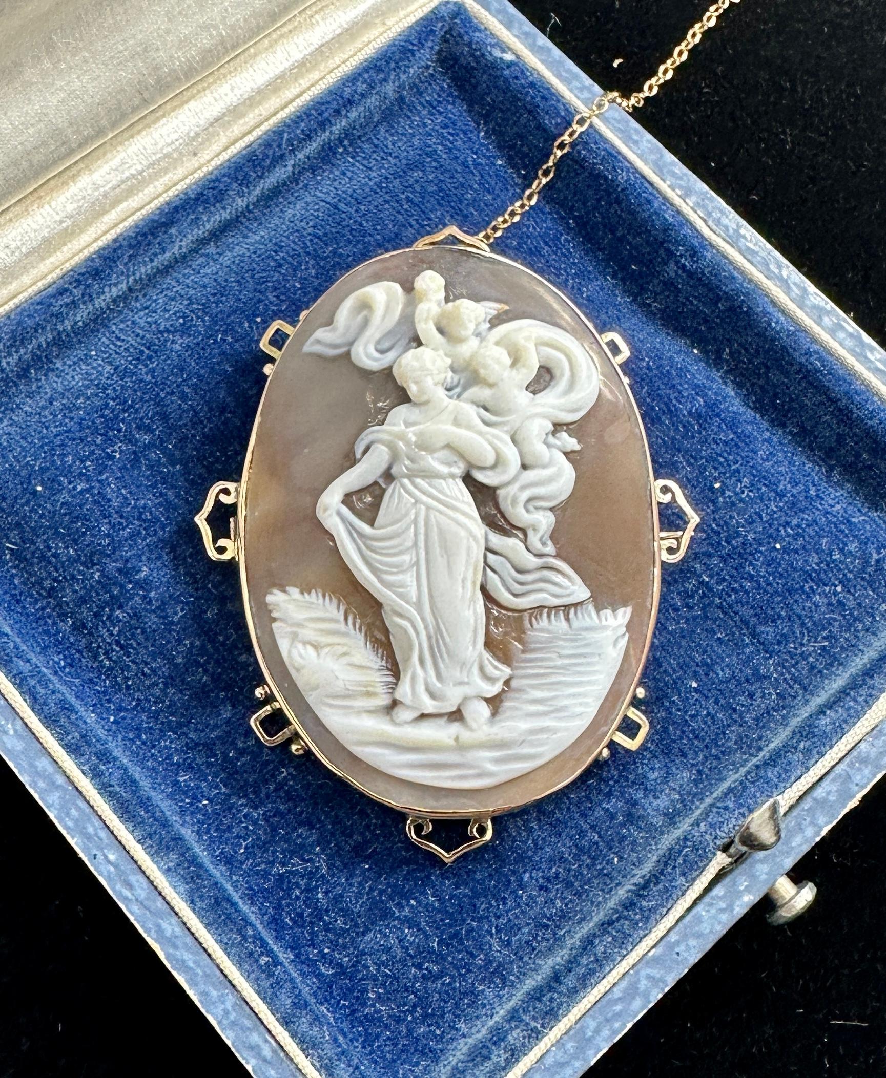 Goddess Cherub Angel Putti Cameo Pendant Brooch Necklace Gold Classical Antique For Sale 2