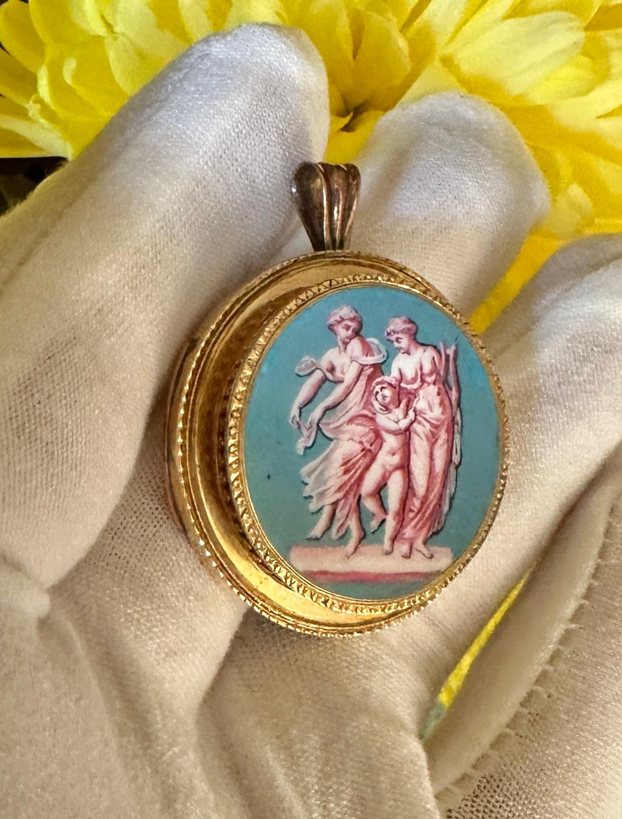 Goddess Cherub Enamel Pendant Necklace Neoclassical Etruscan Revival 18 Karat  In Good Condition For Sale In New York, NY