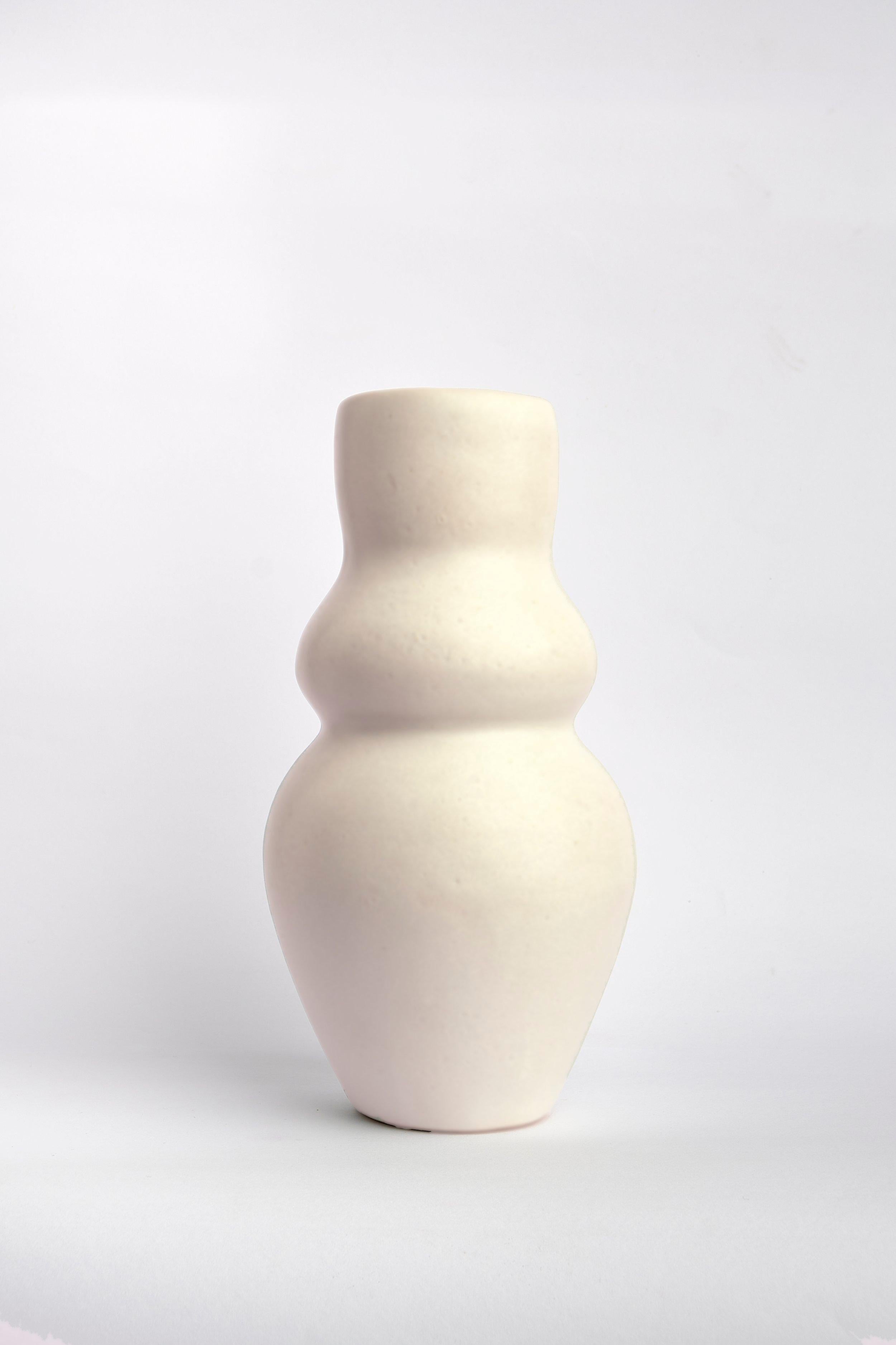 Goddess Handmade Organic Modern Clay Vase in Taupe  In New Condition For Sale In West Hollywood, CA