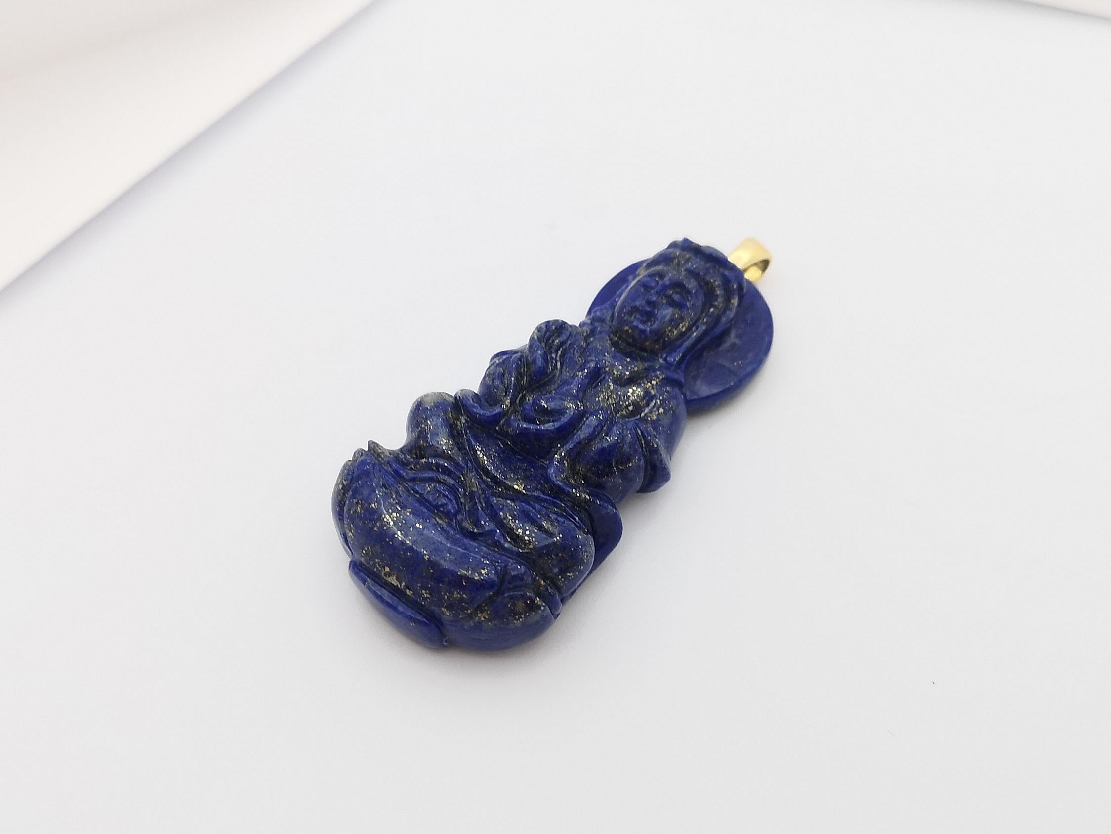 Pendentif en or 18 carats serti d'une déesse de la misère en Lapiz Lazuli sculptée Unisexe en vente
