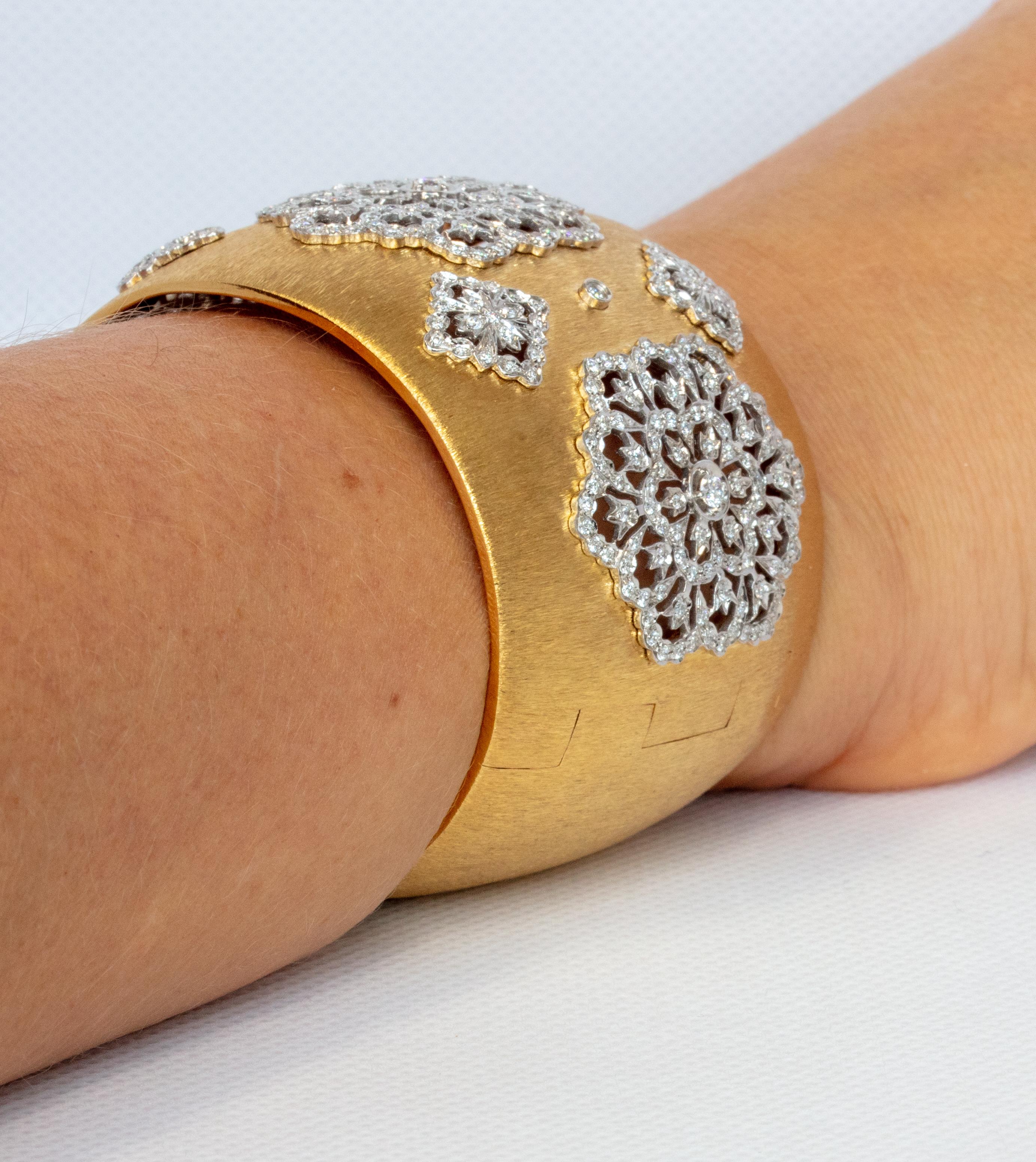 Die Göttin Prime, Manschettenarmband mit Diamanten und Gold in florentinischer Ausführung, nur ein Stück 4