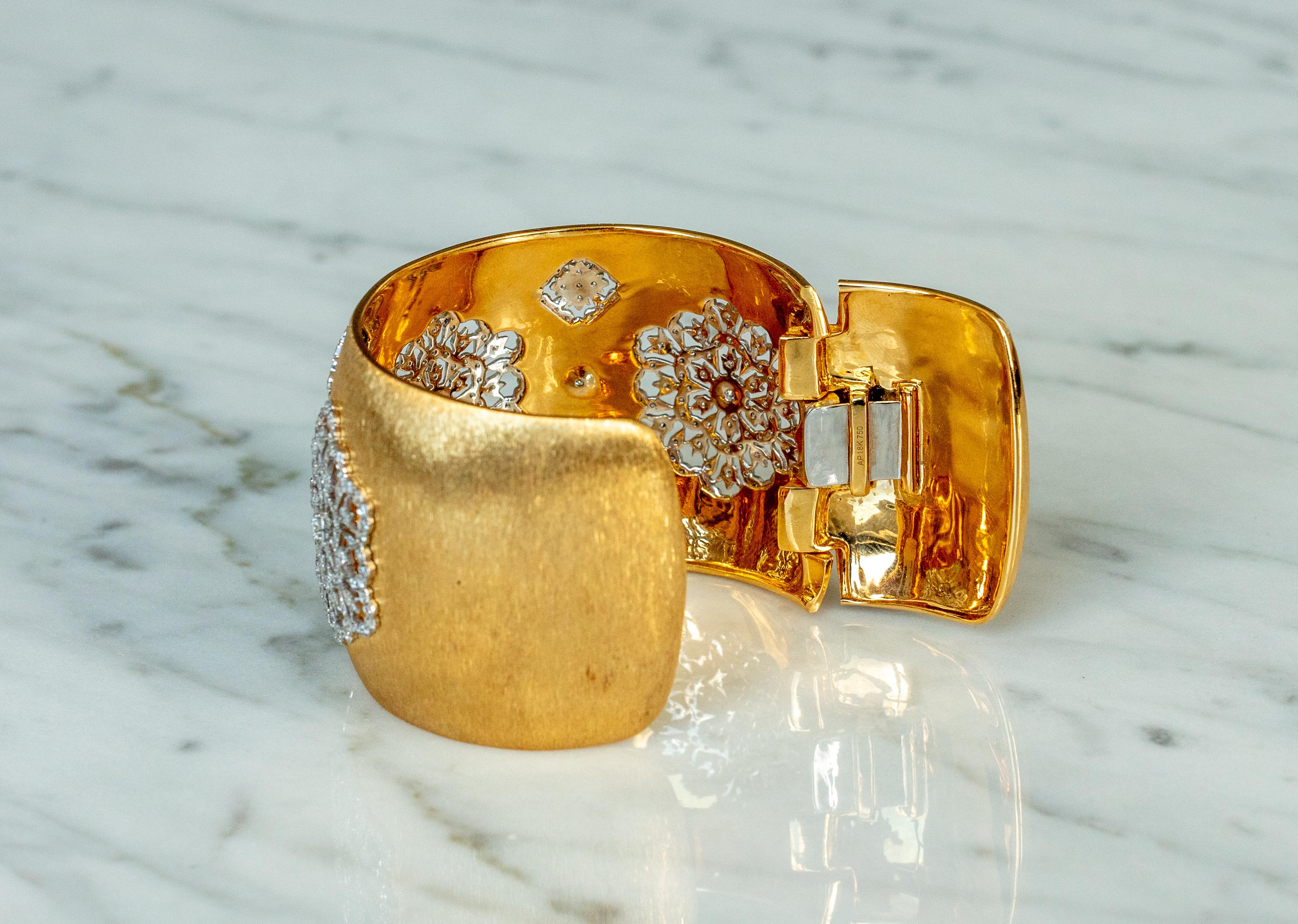 Die Göttin Prime, Manschettenarmband mit Diamanten und Gold in florentinischer Ausführung, nur ein Stück 8
