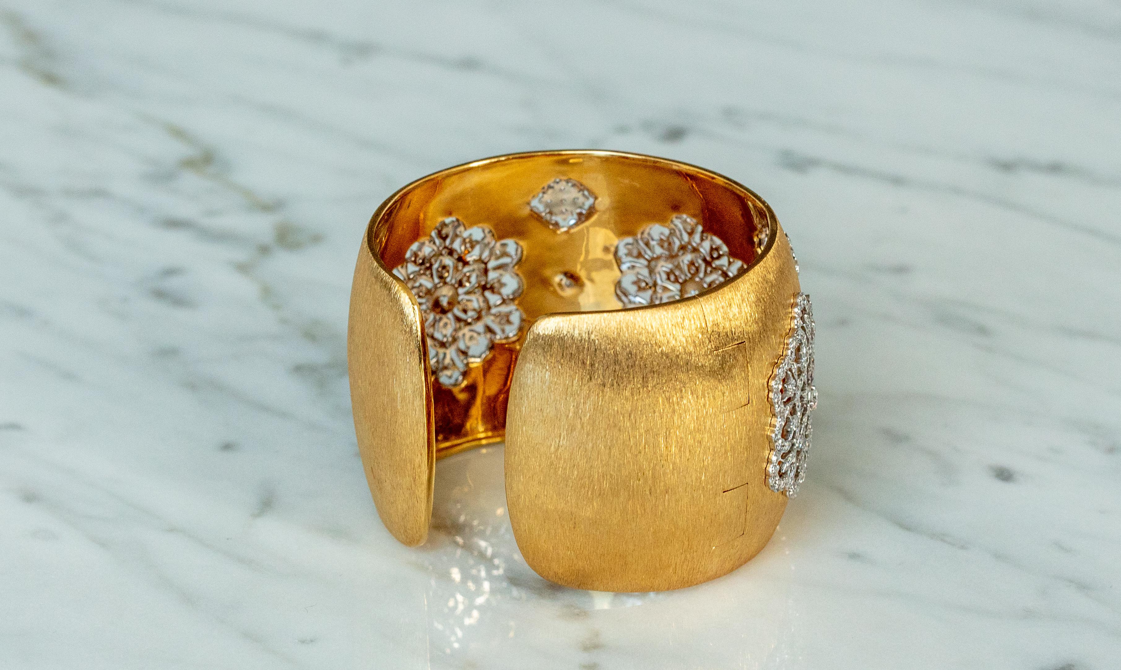 Die Göttin Prime, Manschettenarmband mit Diamanten und Gold in florentinischer Ausführung, nur ein Stück 10