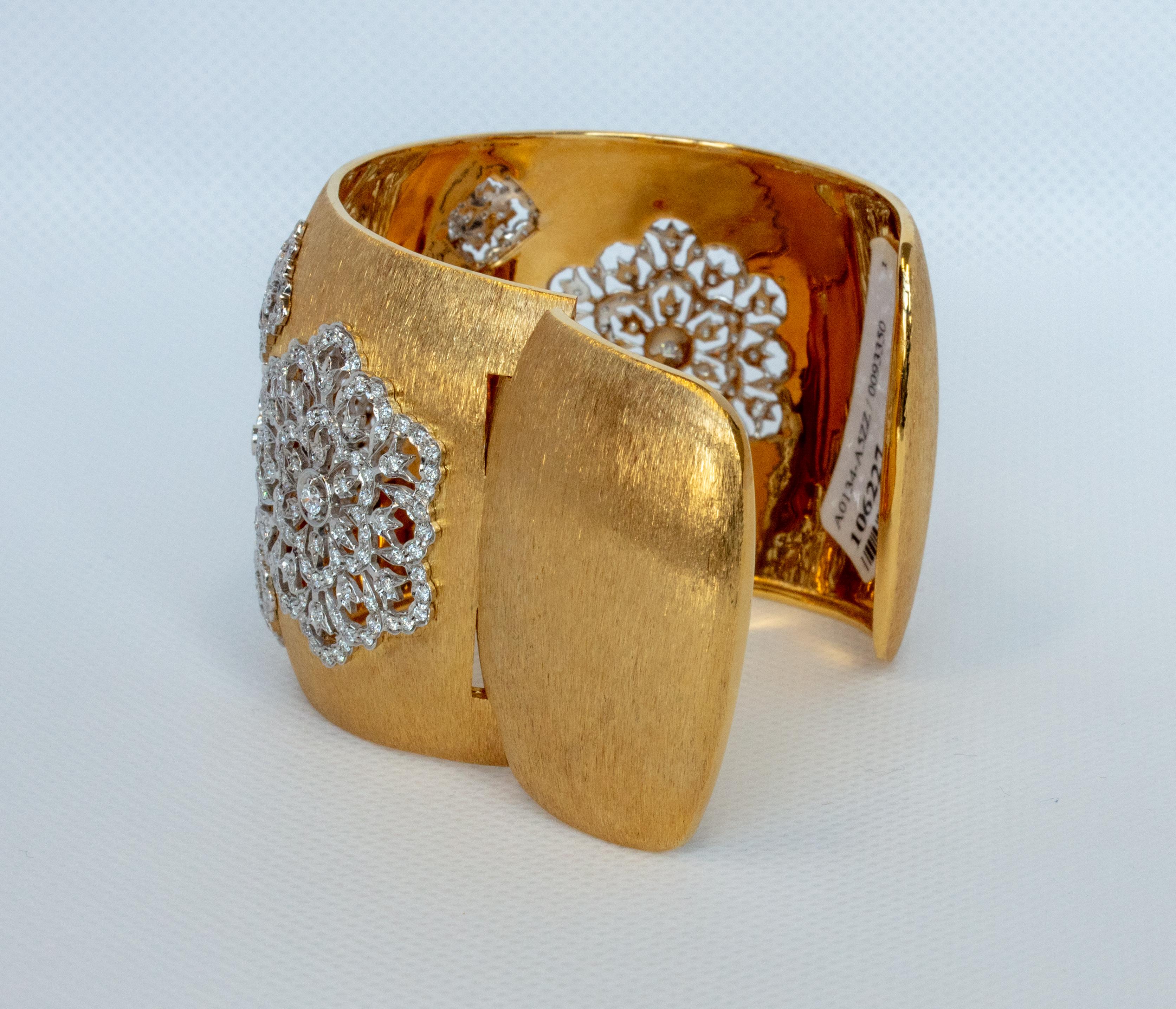 Die Göttin Prime, Manschettenarmband mit Diamanten und Gold in florentinischer Ausführung, nur ein Stück (Moderne)