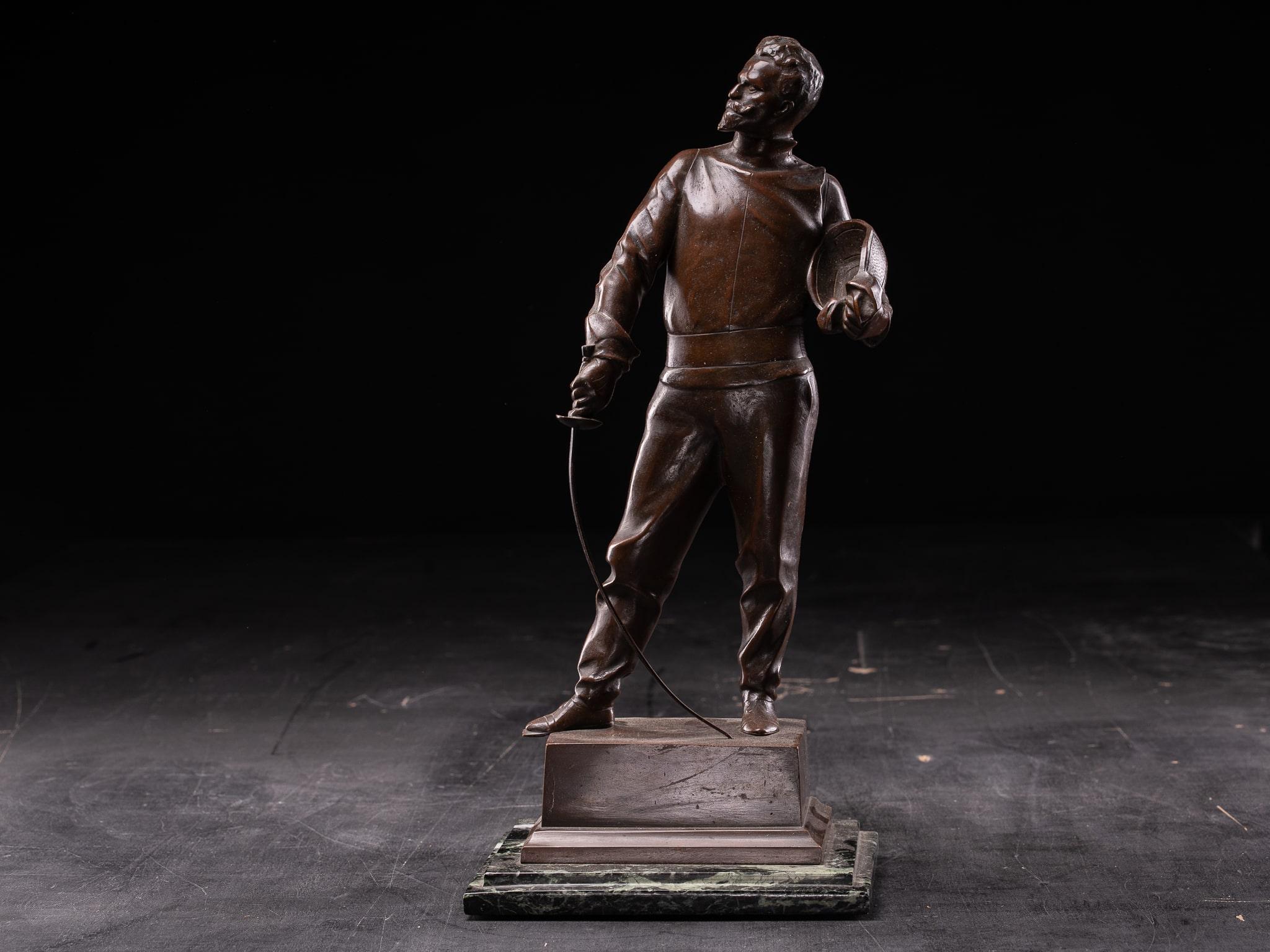 Patinierte Bronzestatue des Fencer aus dem 19. Jahrhundert – Art von Godefroid Devreese