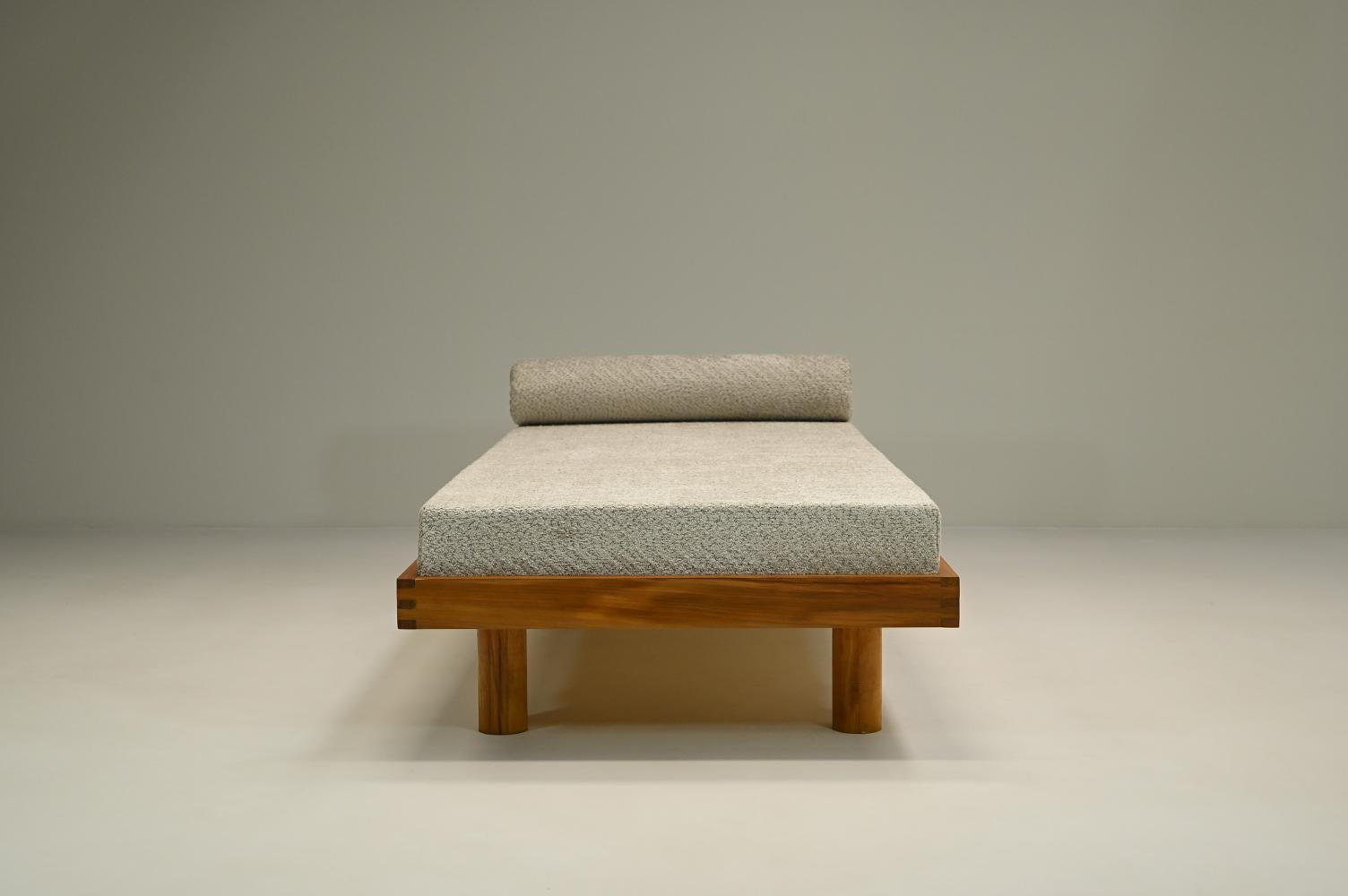 French “Godot” daybed attributed to Pierre Chapo, 1950s France. For Sale