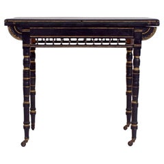 Table ébonisée de style Godwin, C.C.