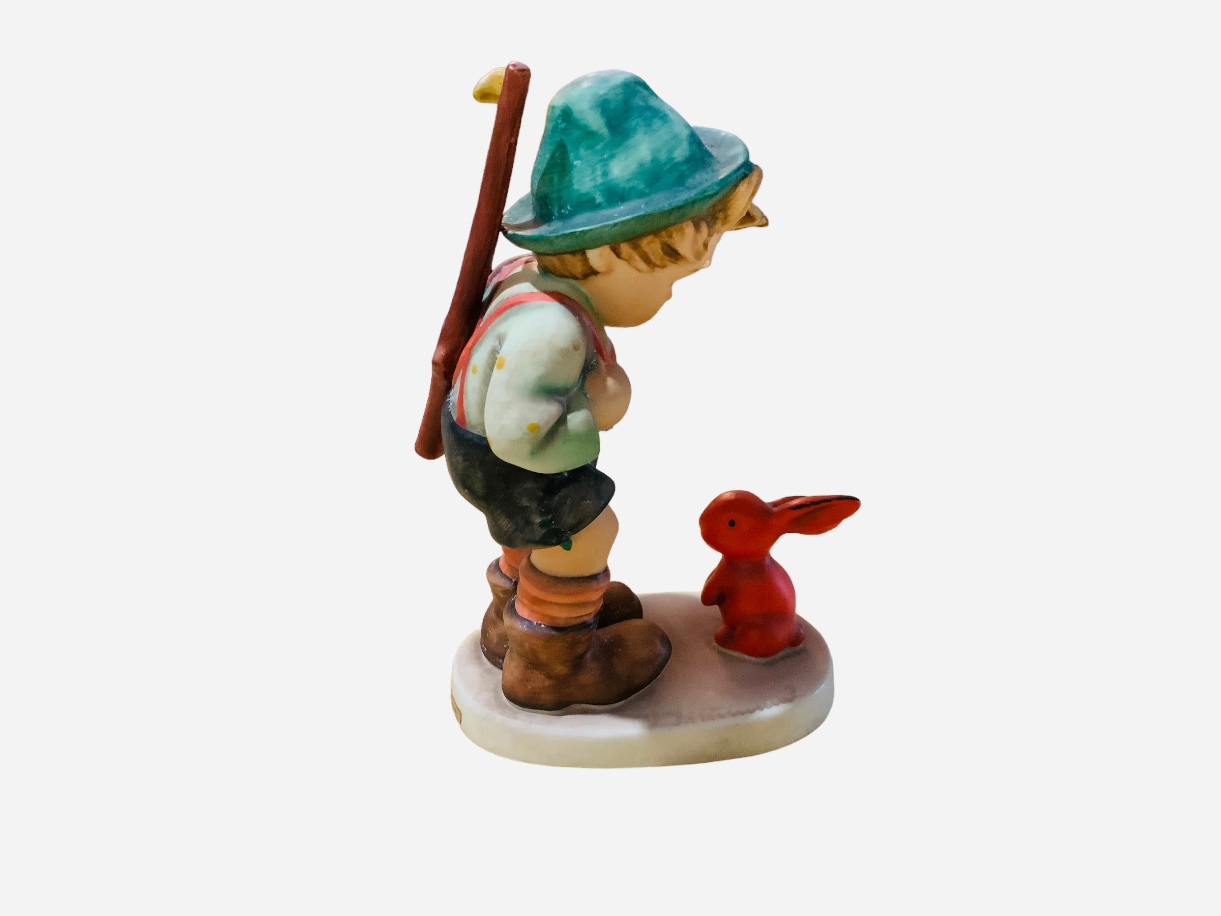 Goebel Company Hummel-Porzellan-Figur eines sinnlichen Jägers (Deutsch) im Angebot