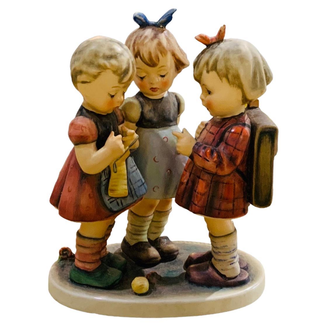 Goebel Company Figurines de groupe en porcelaine Hummel Filles d'école