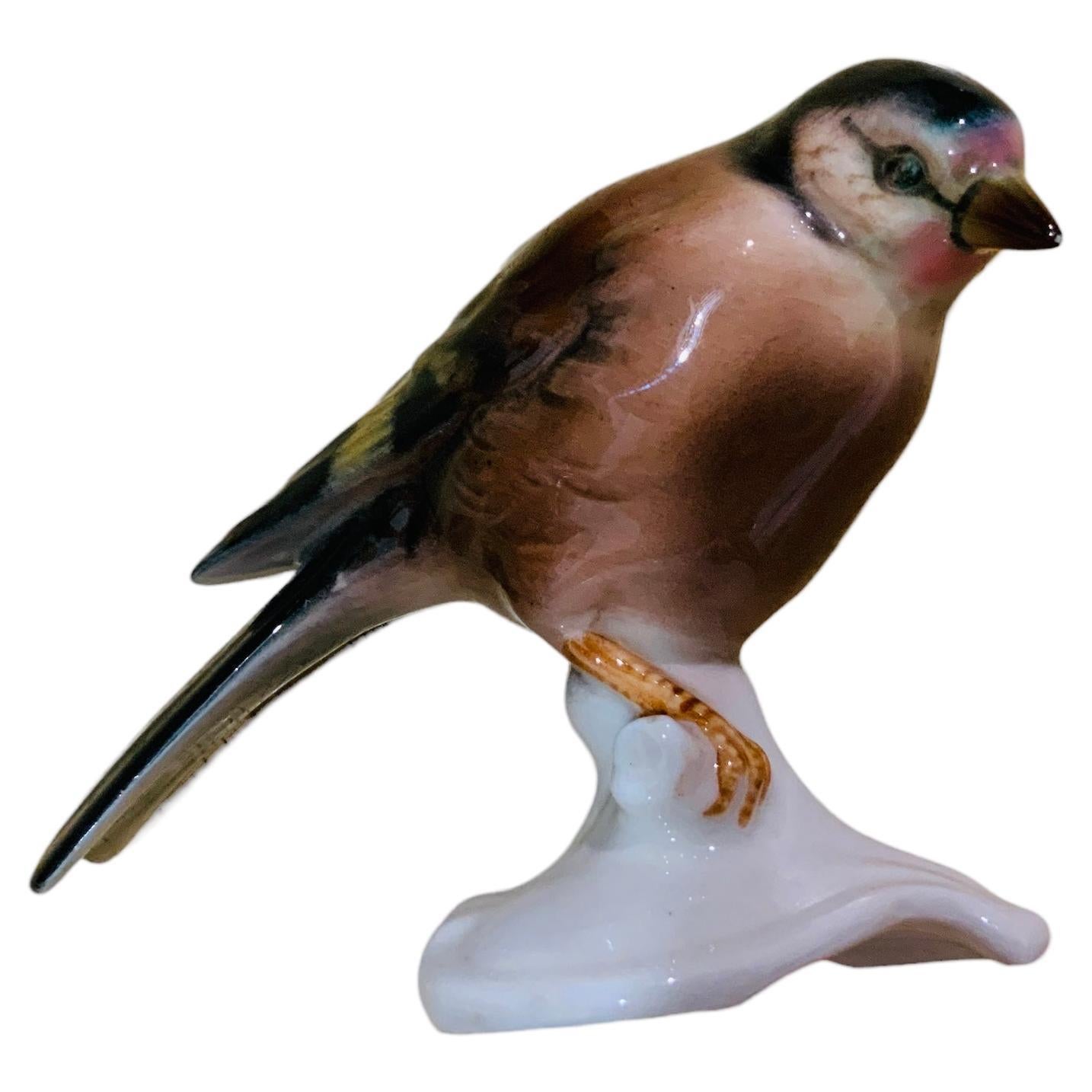 Goebel Porcelain Figurina di uccello dipinta a mano di un cardellino