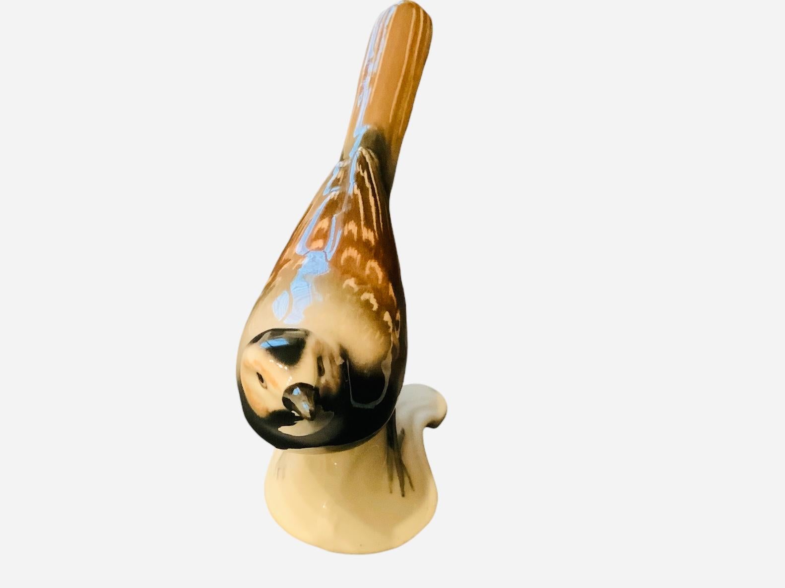Figurine d'oiseau peinte à la main en porcelaine de Goebel représentant une queue de bœuf Bon état - En vente à Guaynabo, PR