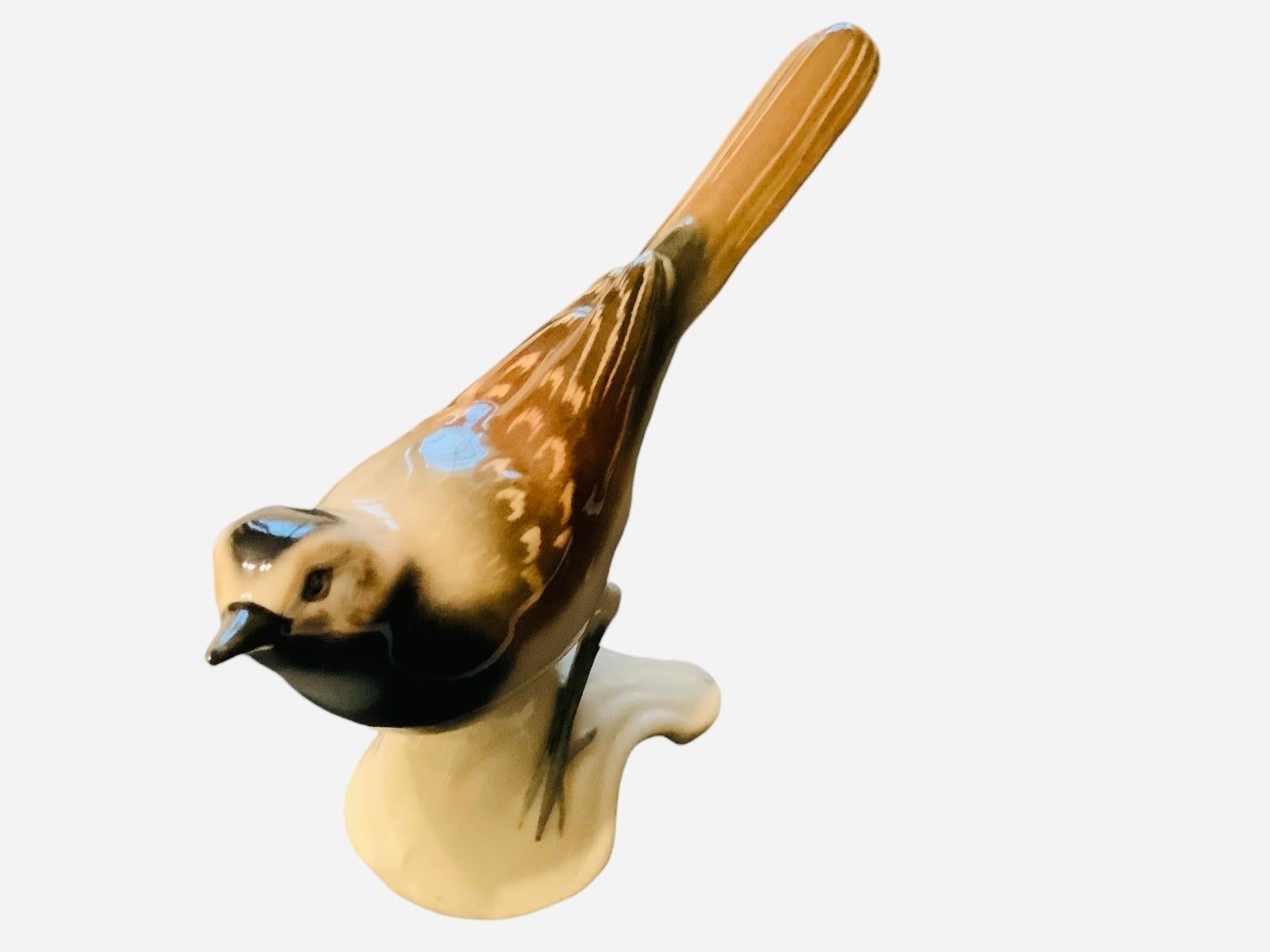 20ième siècle Figurine d'oiseau peinte à la main en porcelaine de Goebel représentant une queue de bœuf en vente